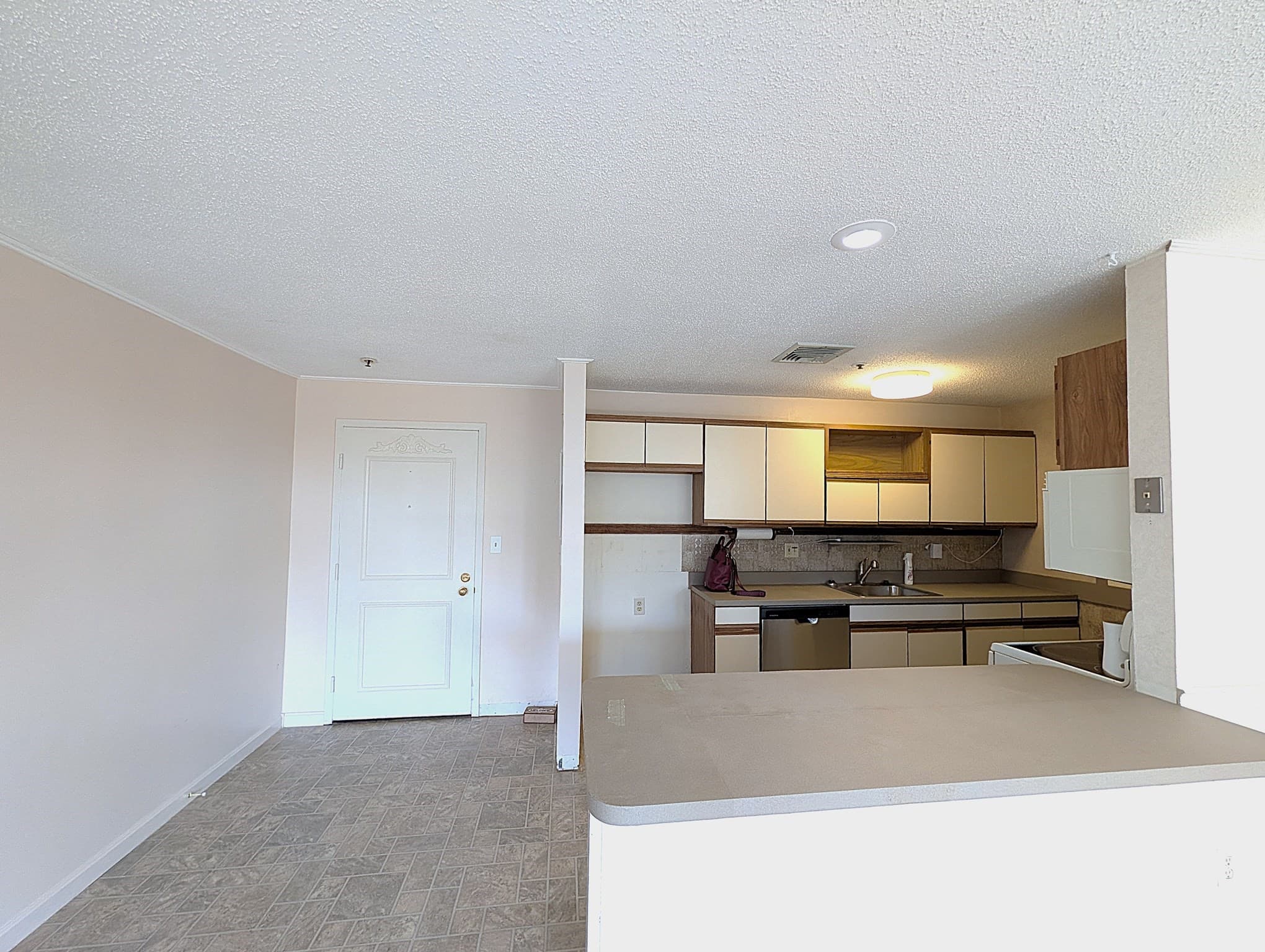 Condominium at 36 Dunham Rd # 402, Beverly MA 01915, Beverly, photo 26 of 42