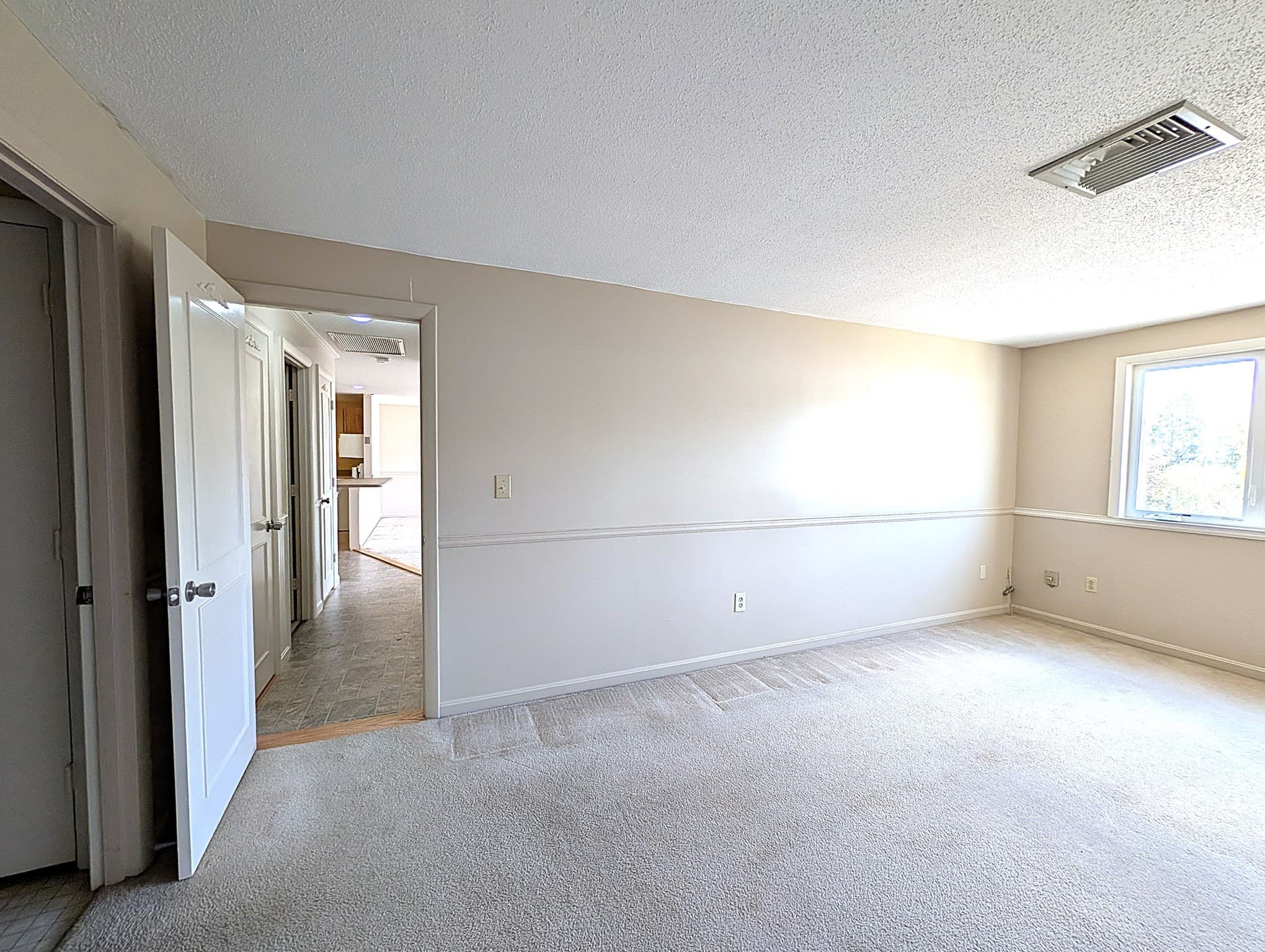 Condominium at 36 Dunham Rd # 402, Beverly MA 01915, Beverly, photo 34 of 42
