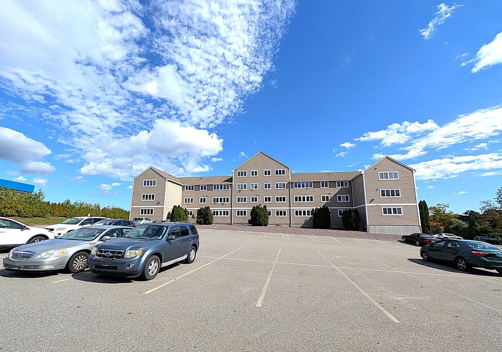 Condominium at 36 Dunham Rd # 402, Beverly MA 01915, Beverly, photo 41 of 42