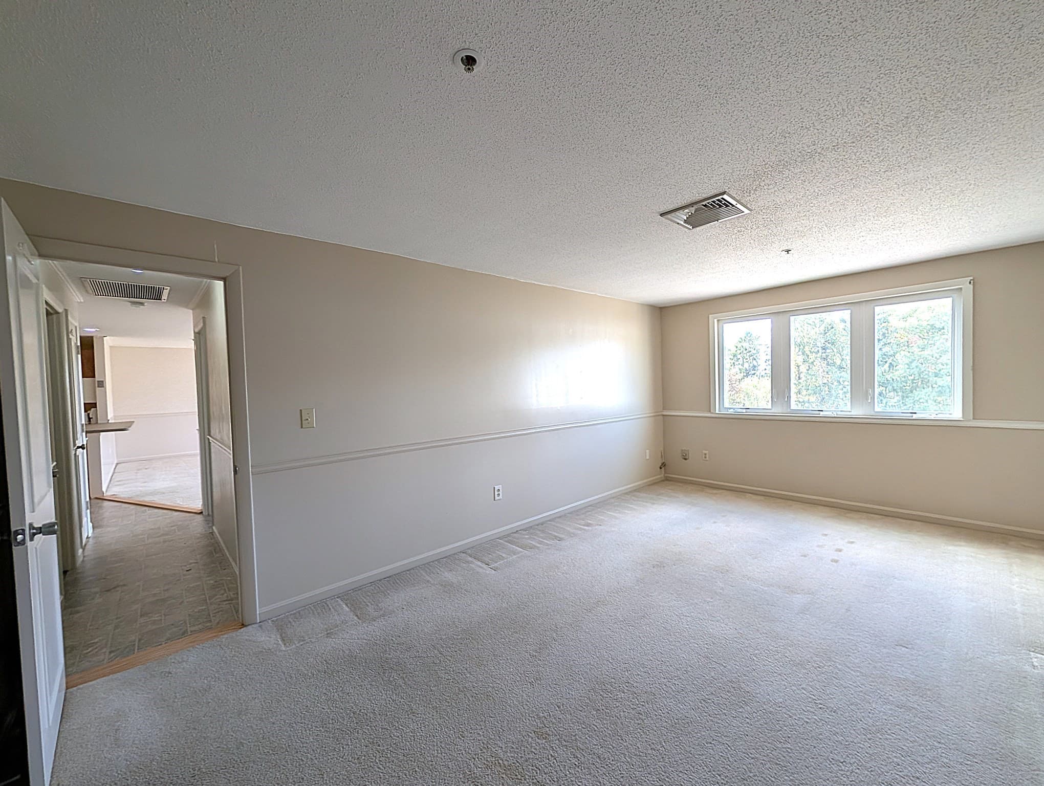 Condominium at 36 Dunham Rd # 402, Beverly MA 01915, Beverly, photo 35 of 42
