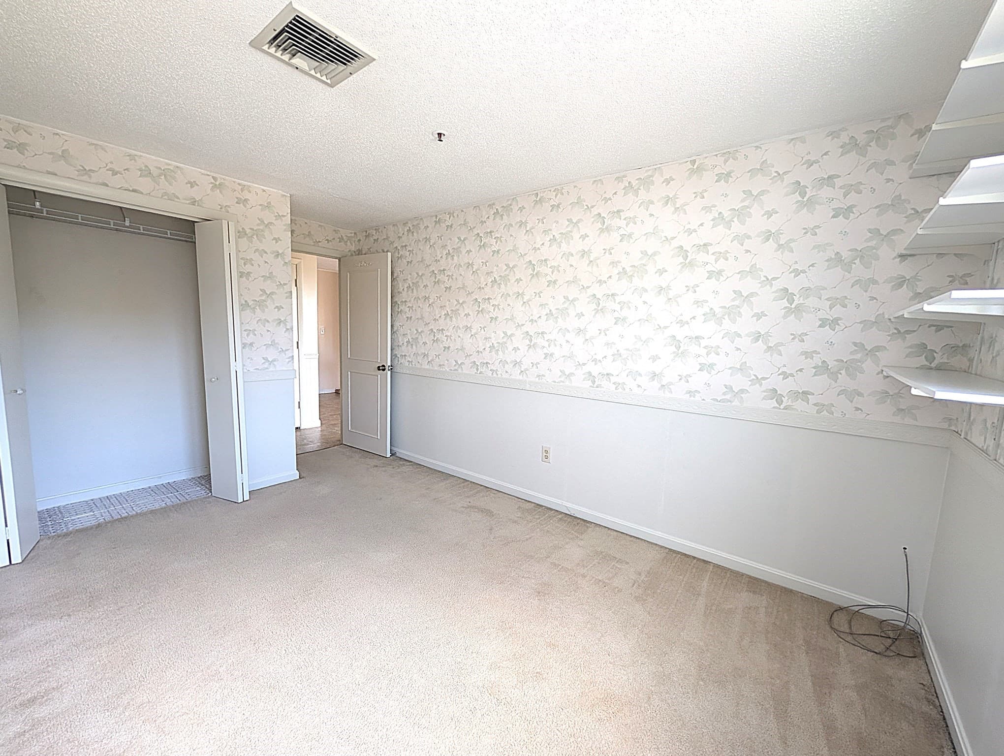 Condominium at 36 Dunham Rd # 402, Beverly MA 01915, Beverly, photo 29 of 42