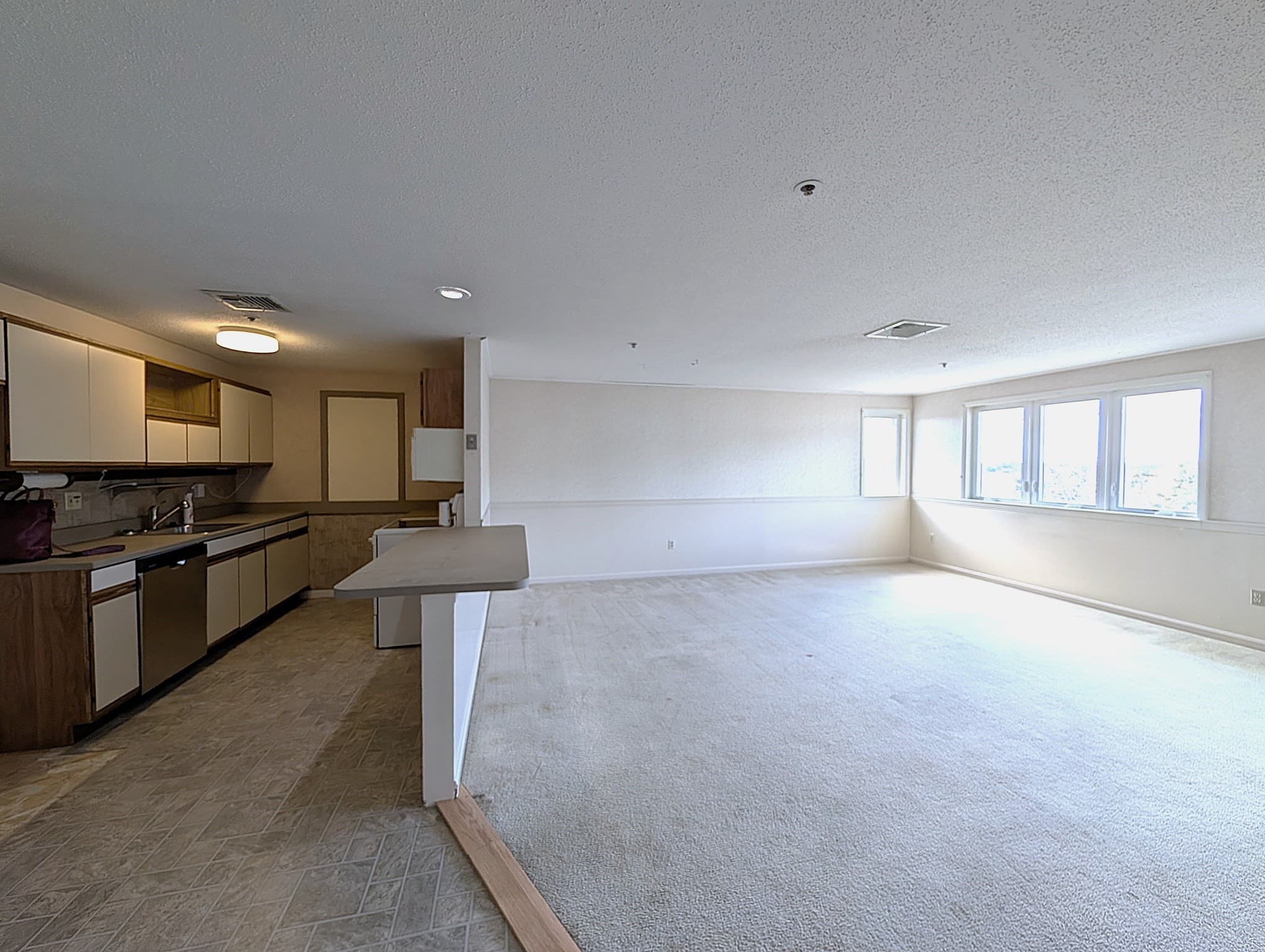 Condominium at 36 Dunham Rd # 402, Beverly MA 01915, Beverly, photo 25 of 42
