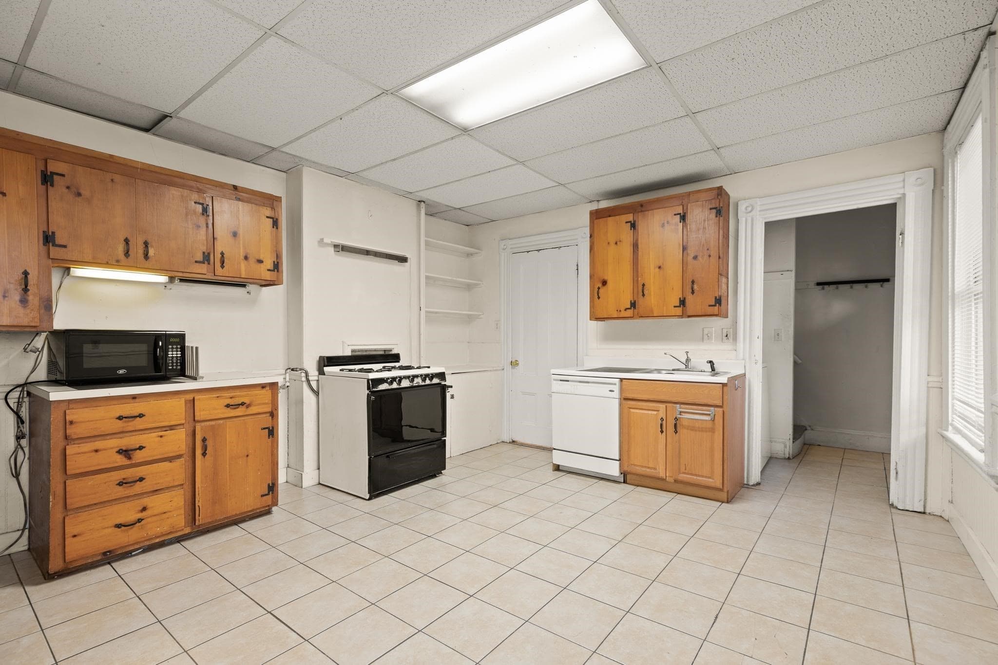 4 Family at 32-34 Linden St, Boston MA 02134, Boston, photo 27 of 40