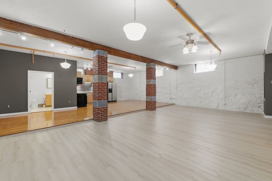 Condominium at 24 Front # 1, Woonsocket RI 02895, Woonsocket, photo 12 of 33