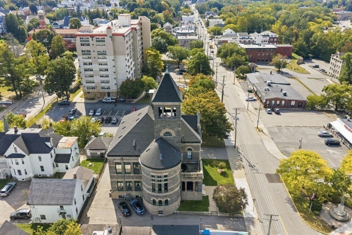 Condominium at 24 Front # 1, Woonsocket RI 02895, Woonsocket, photo 32 of 33