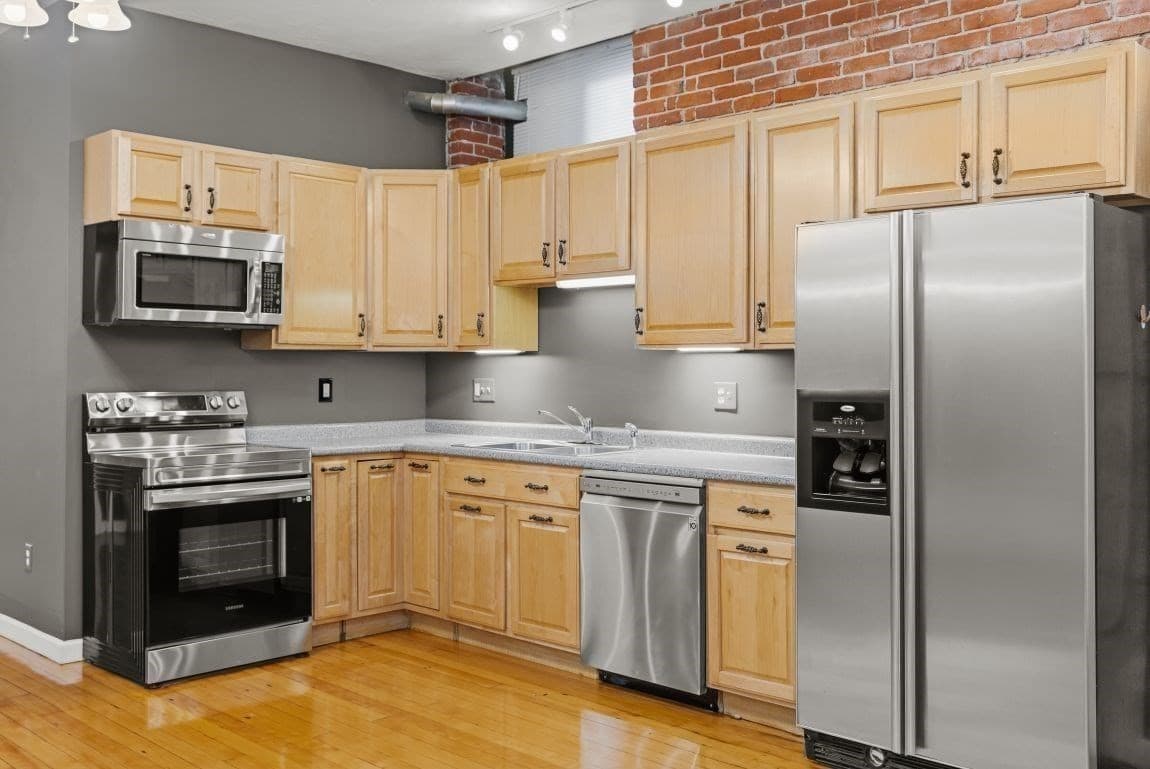 Condominium at 24 Front # 1, Woonsocket RI 02895, Woonsocket, photo 28 of 33