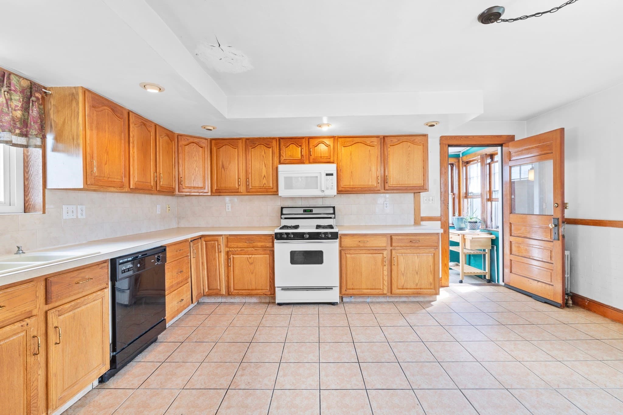 Residential at 12 Shepard St, Boston MA 02135, Boston, photo 10 of 24