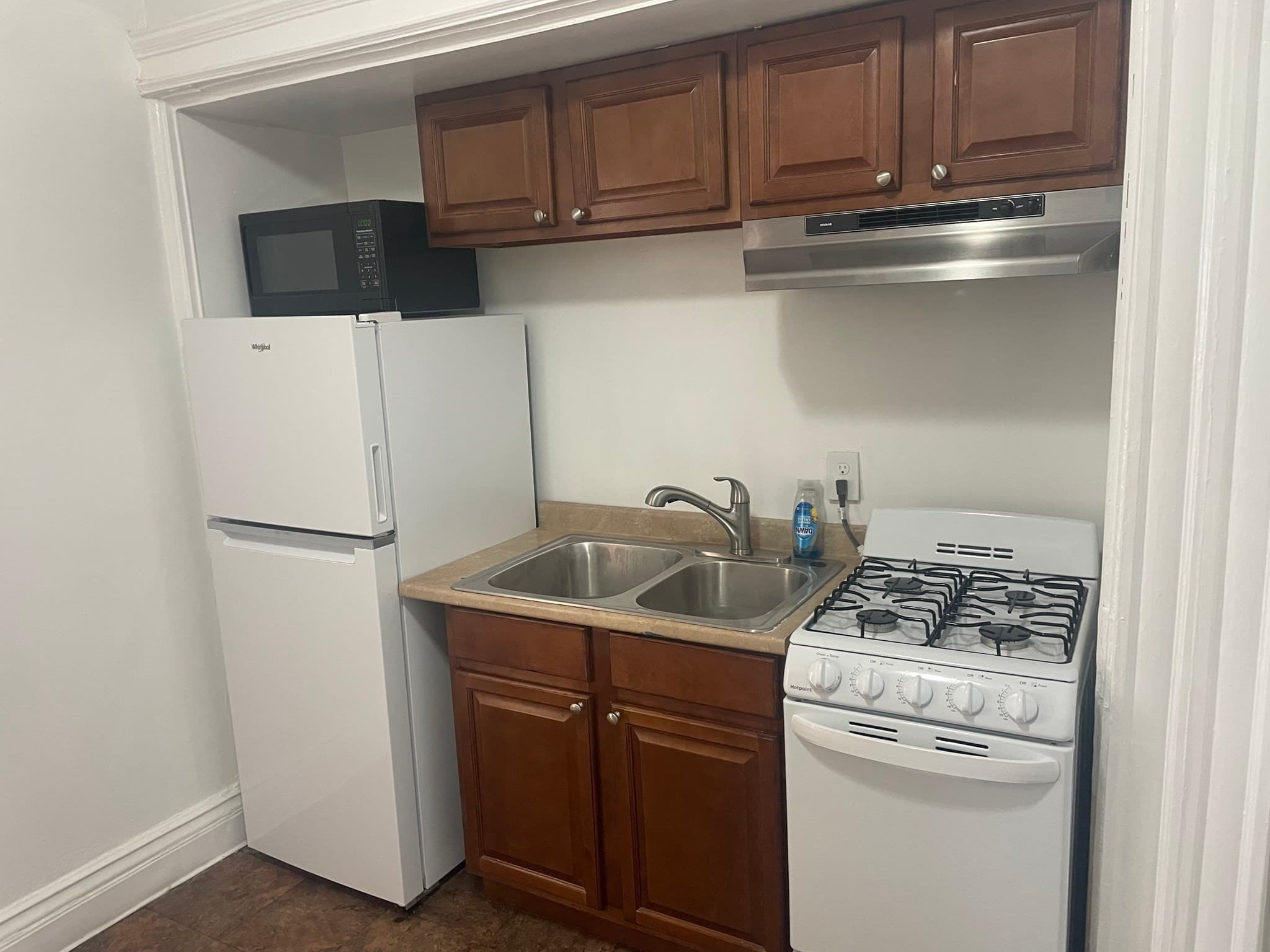 Condominium at 285 Lynn Shore Dr # 409, Lynn MA 01902, Lynn, photo 5 of 11