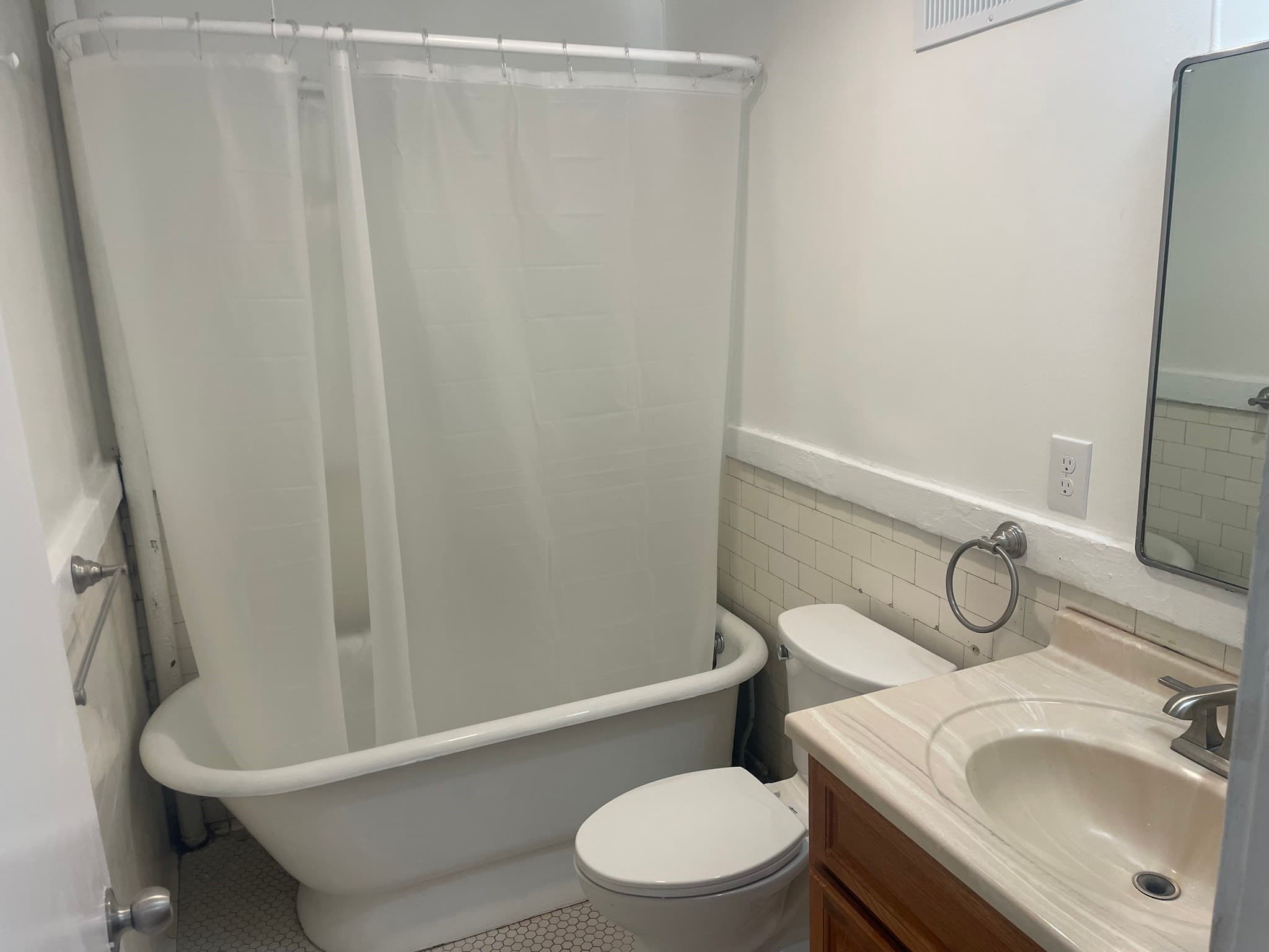 Condominium at 285 Lynn Shore Dr # 409, Lynn MA 01902, Lynn, photo 9 of 11
