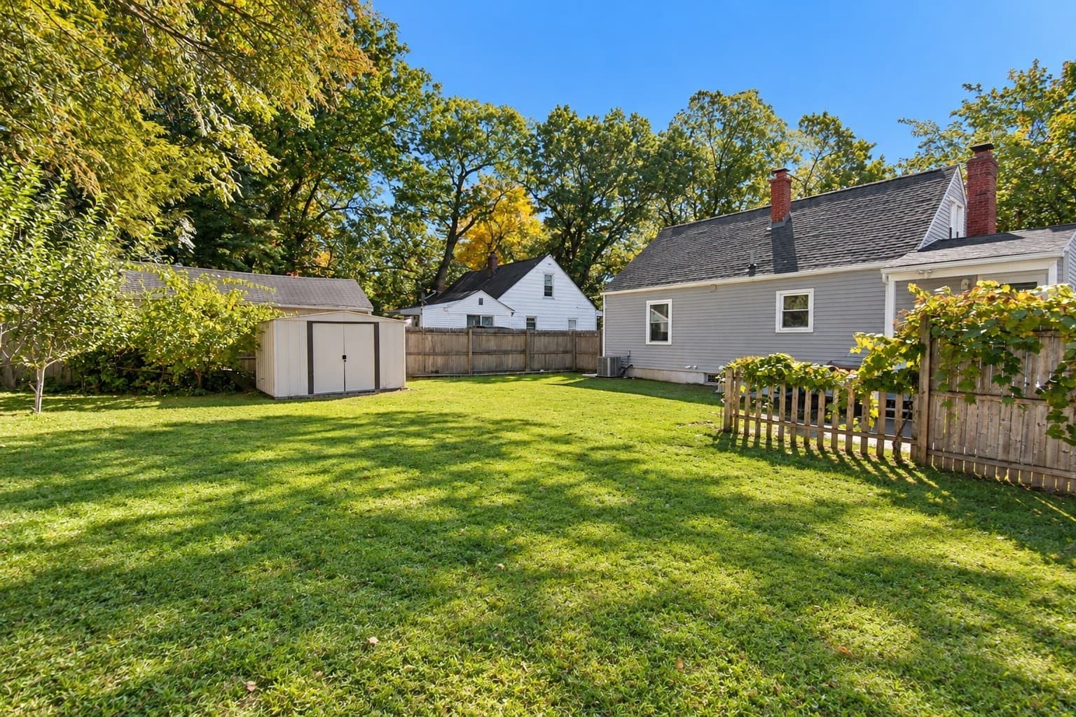Single Family Residence at 66 Curve St, Springfield MA 01104, Springfield, photo 2 of 25