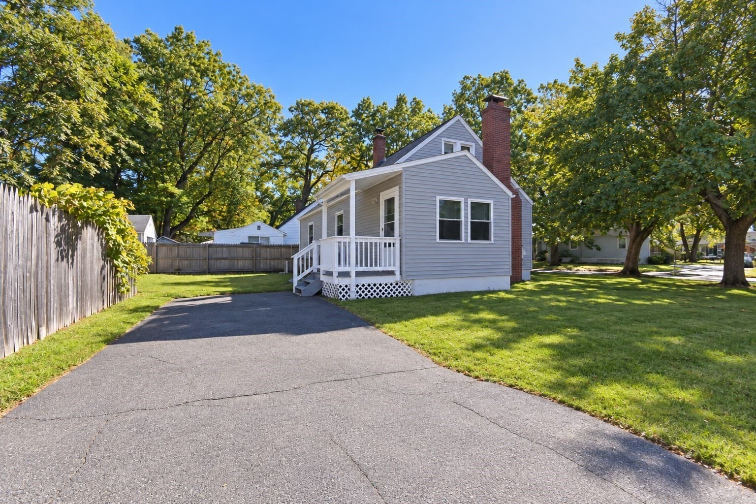 Single Family Residence at 66 Curve St, Springfield MA 01104, Springfield, photo 7 of 25