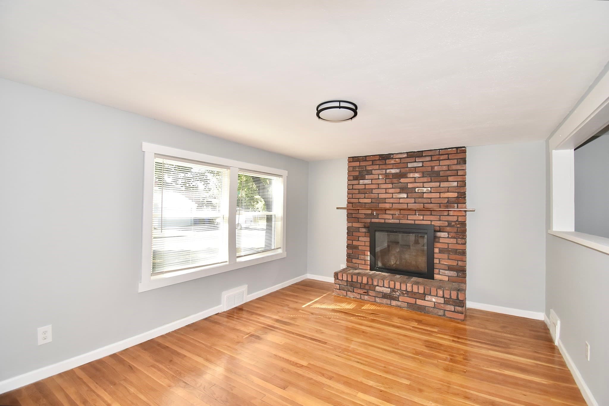 Single Family Residence at 66 Curve St, Springfield MA 01104, Springfield, photo 11 of 25