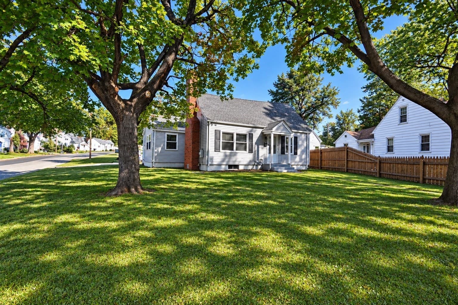 Single Family Residence at 66 Curve St, Springfield MA 01104, Springfield, photo 4 of 25
