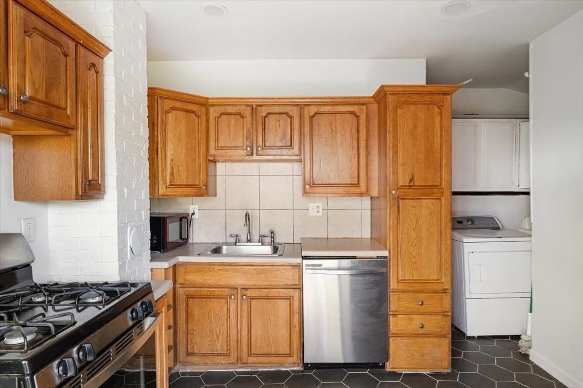 Single Family Residence at 41 Massasoit Rd, Weymouth MA 02191, Weymouth, photo 14 of 39