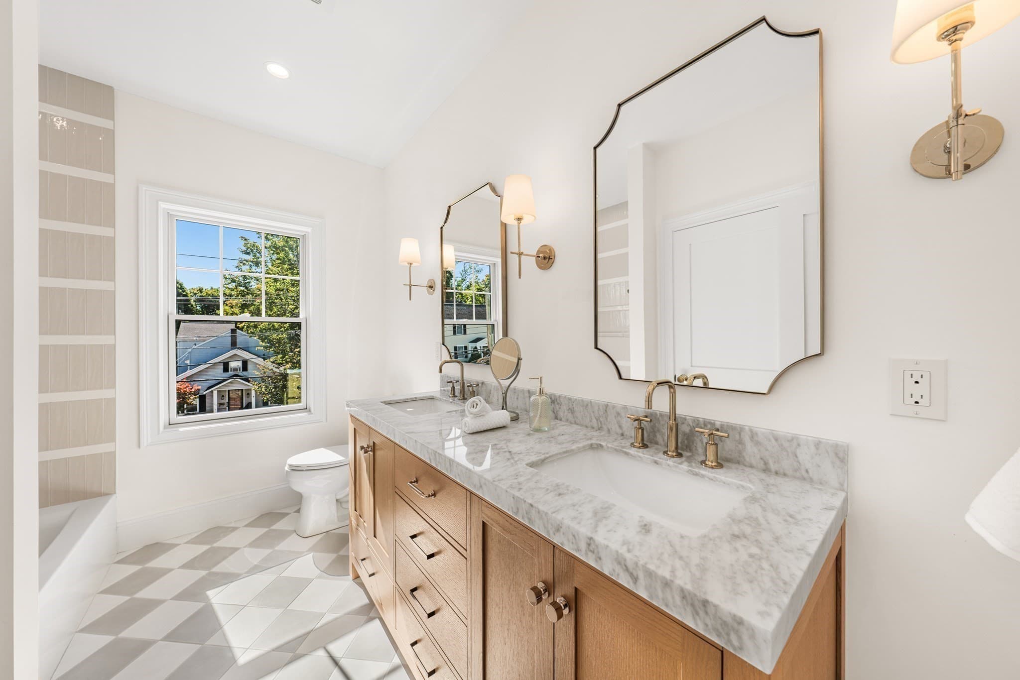 Condominium at 4 Crescent Rd # 1, Needham MA 02494, Needham, photo 16 of 26