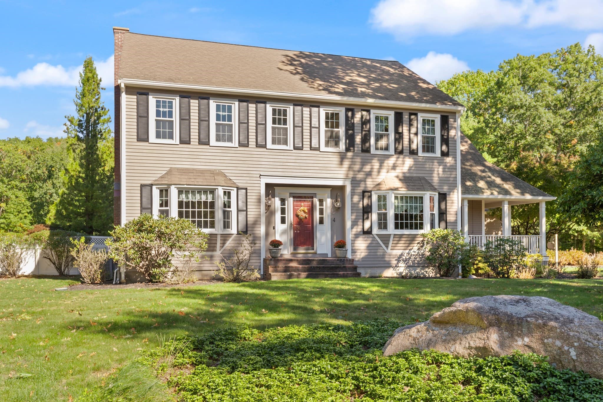4 Stratford Ln, Easton MA 02356