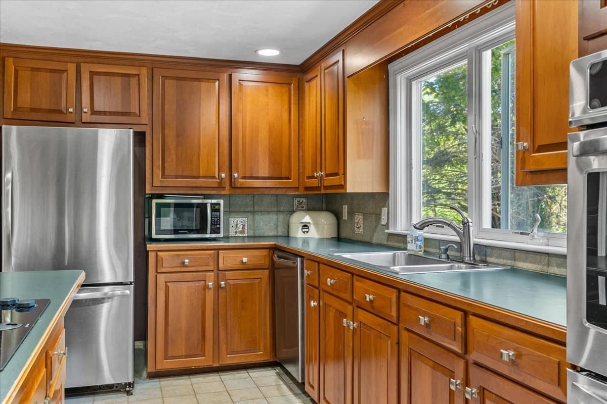 Single Family Residence at 532 Hatherly Rd, Scituate MA 02066, Scituate, photo 13 of 40
