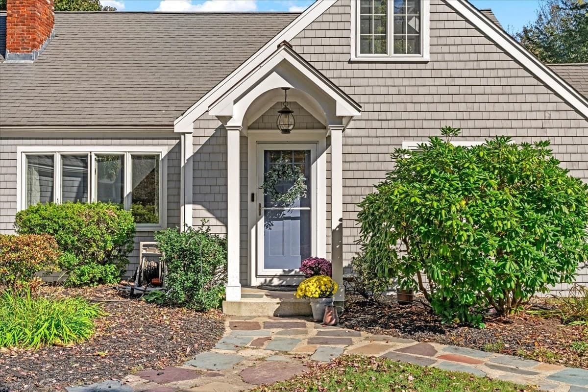 Single Family Residence at 532 Hatherly Rd, Scituate MA 02066, Scituate, photo 5 of 40