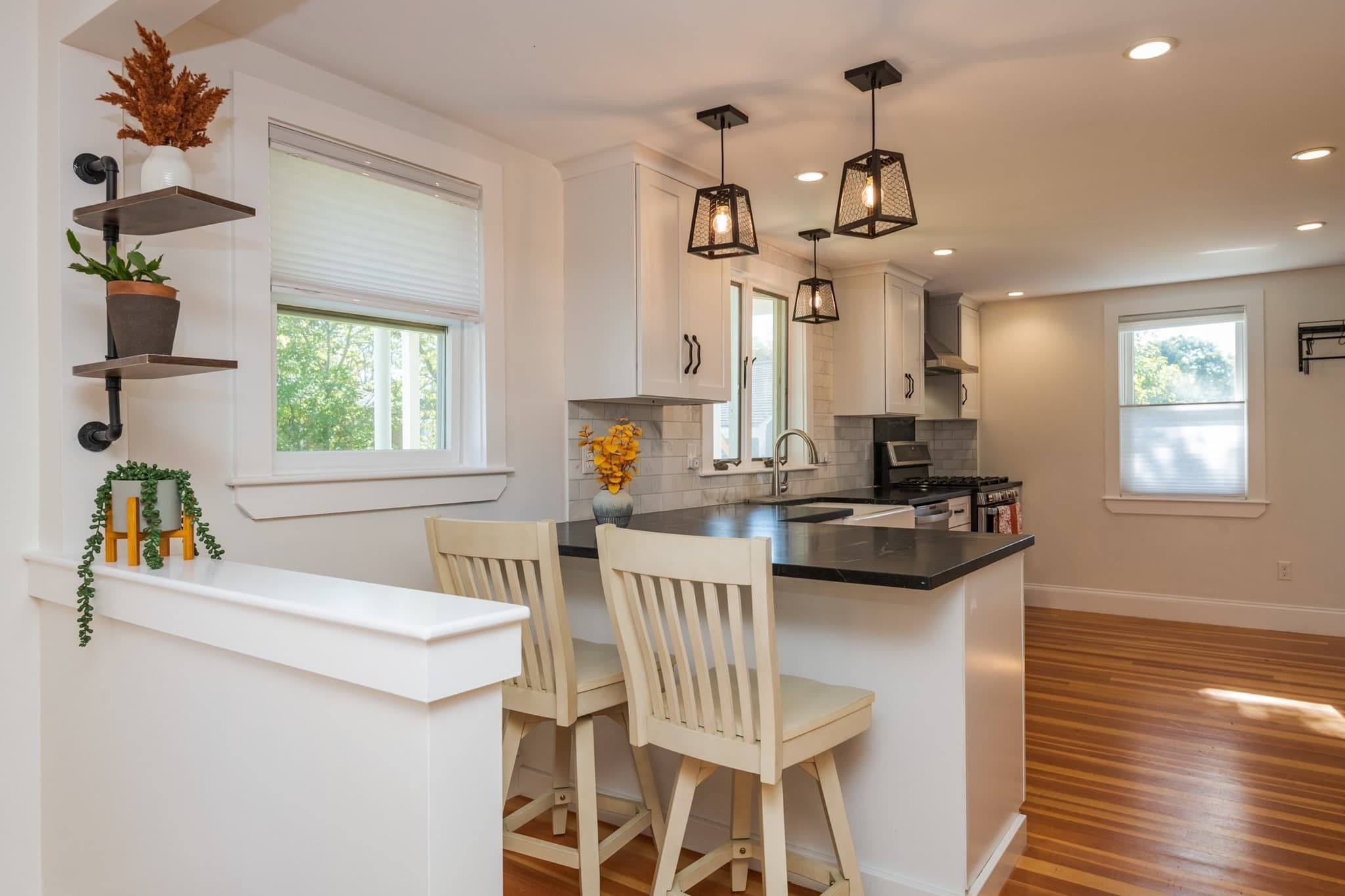 Single Family Residence at 4 Pleasant St, Ipswich MA 01938, Ipswich, photo 11 of 42