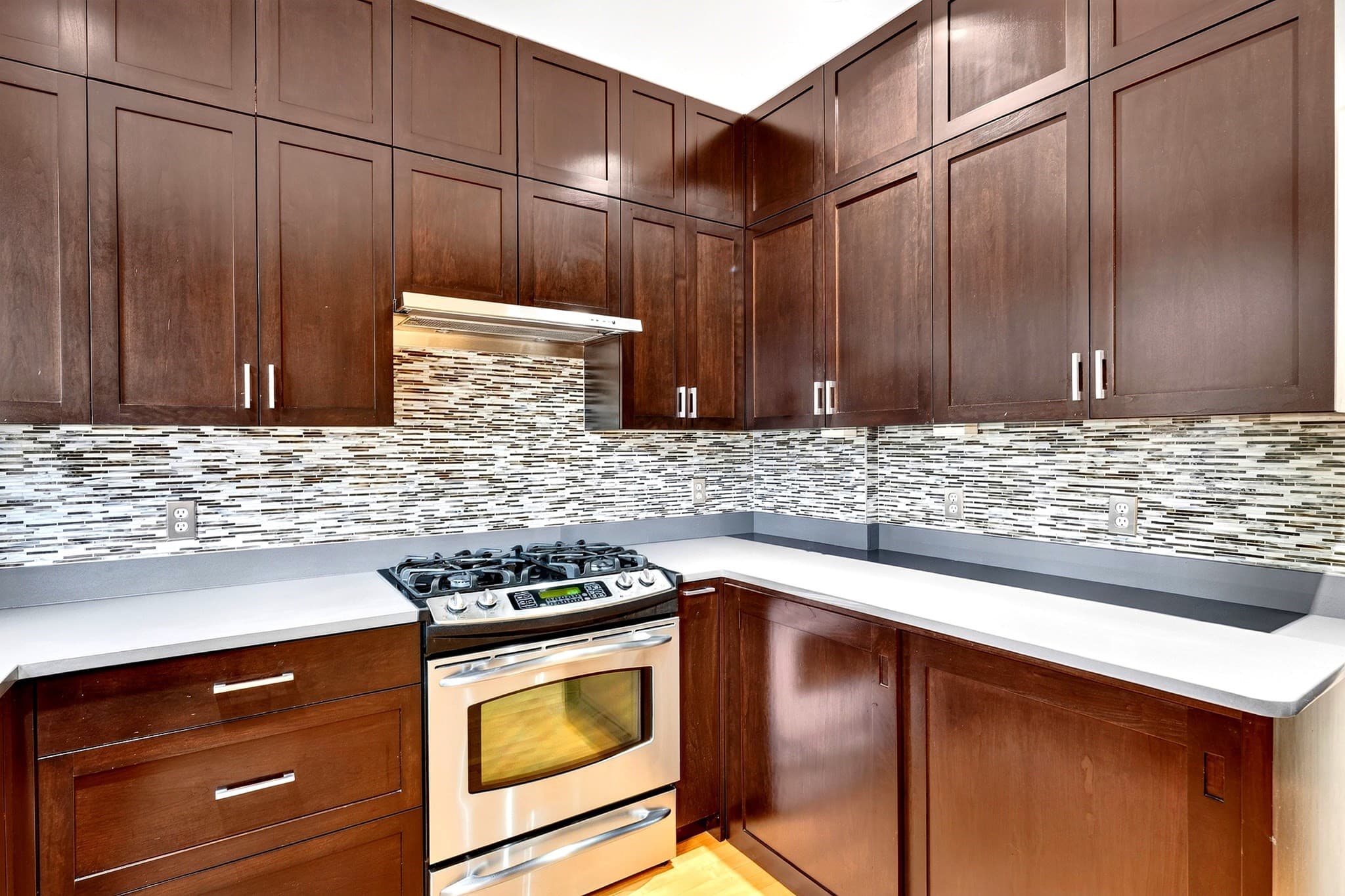 Condominium at 31 Linnaean St # 2, Cambridge MA 02138, Cambridge, photo 24 of 37