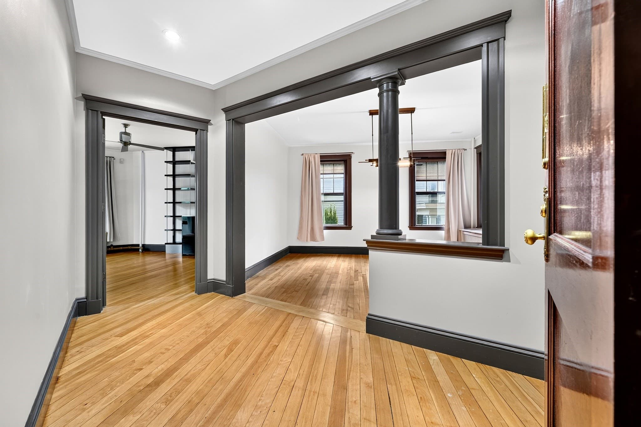Condominium at 31 Linnaean St # 2, Cambridge MA 02138, Cambridge, photo 10 of 37
