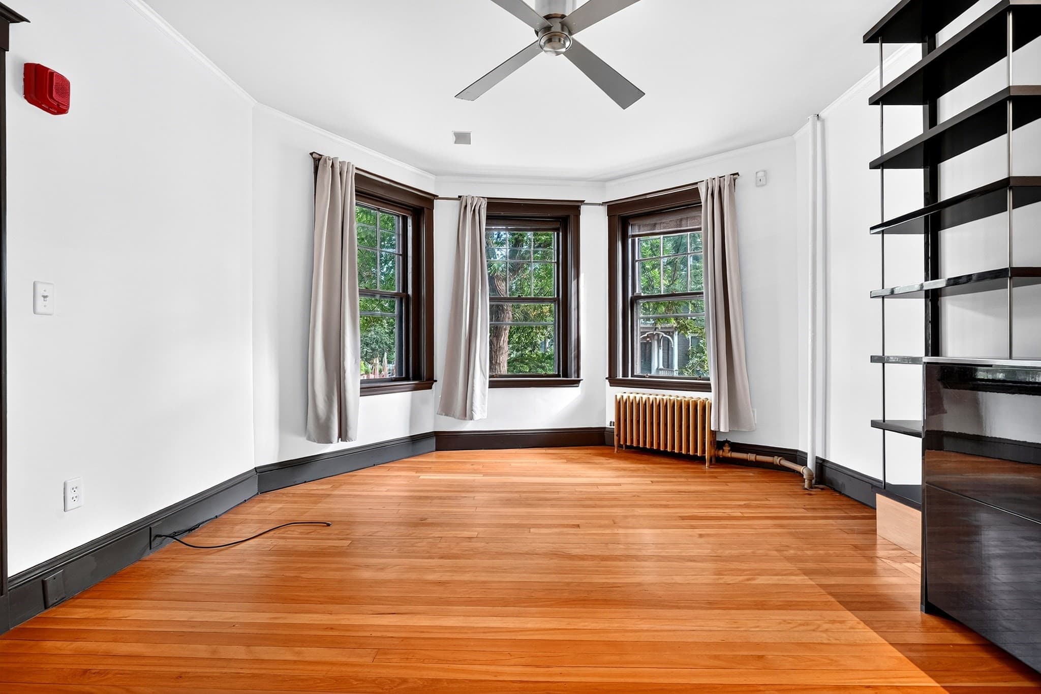 Condominium at 31 Linnaean St # 2, Cambridge MA 02138, Cambridge, photo 11 of 37