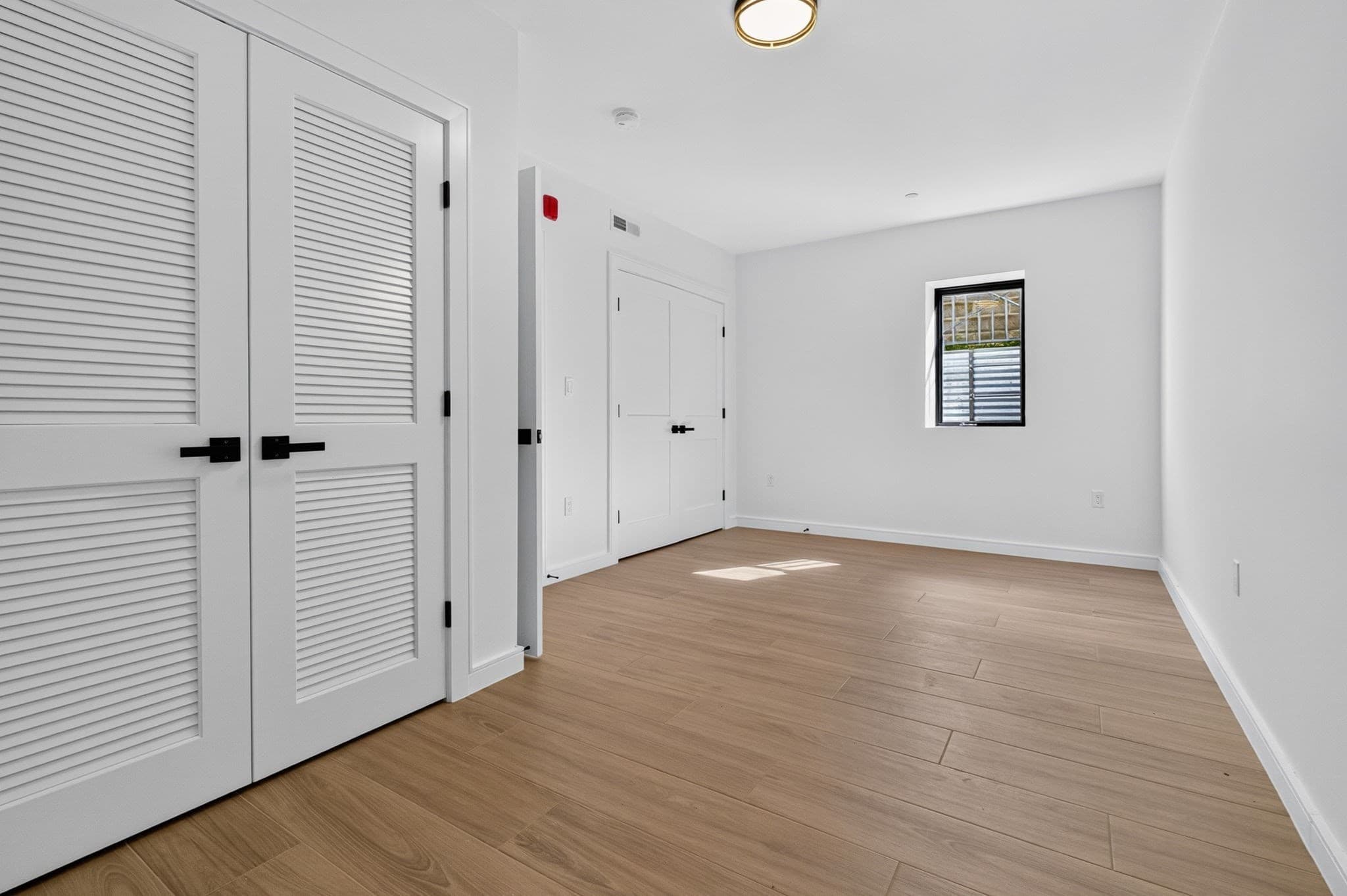 Condominium at 15 Clyde St # R, Somerville MA 02145, Somerville, photo 11 of 21