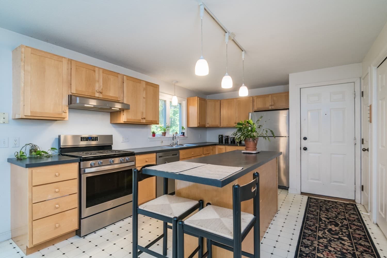 Single Family Residence at 7 Emily Ln, Amherst MA 01002, Amherst, photo 12 of 42