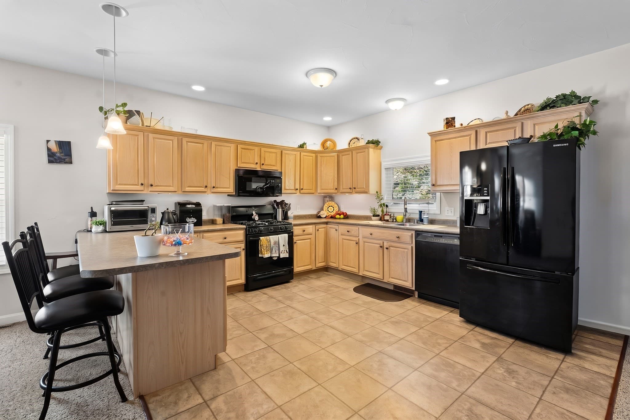 Condominium at 357 Litchfield St # 357, Leominster MA 01453, Leominster, photo 6 of 29
