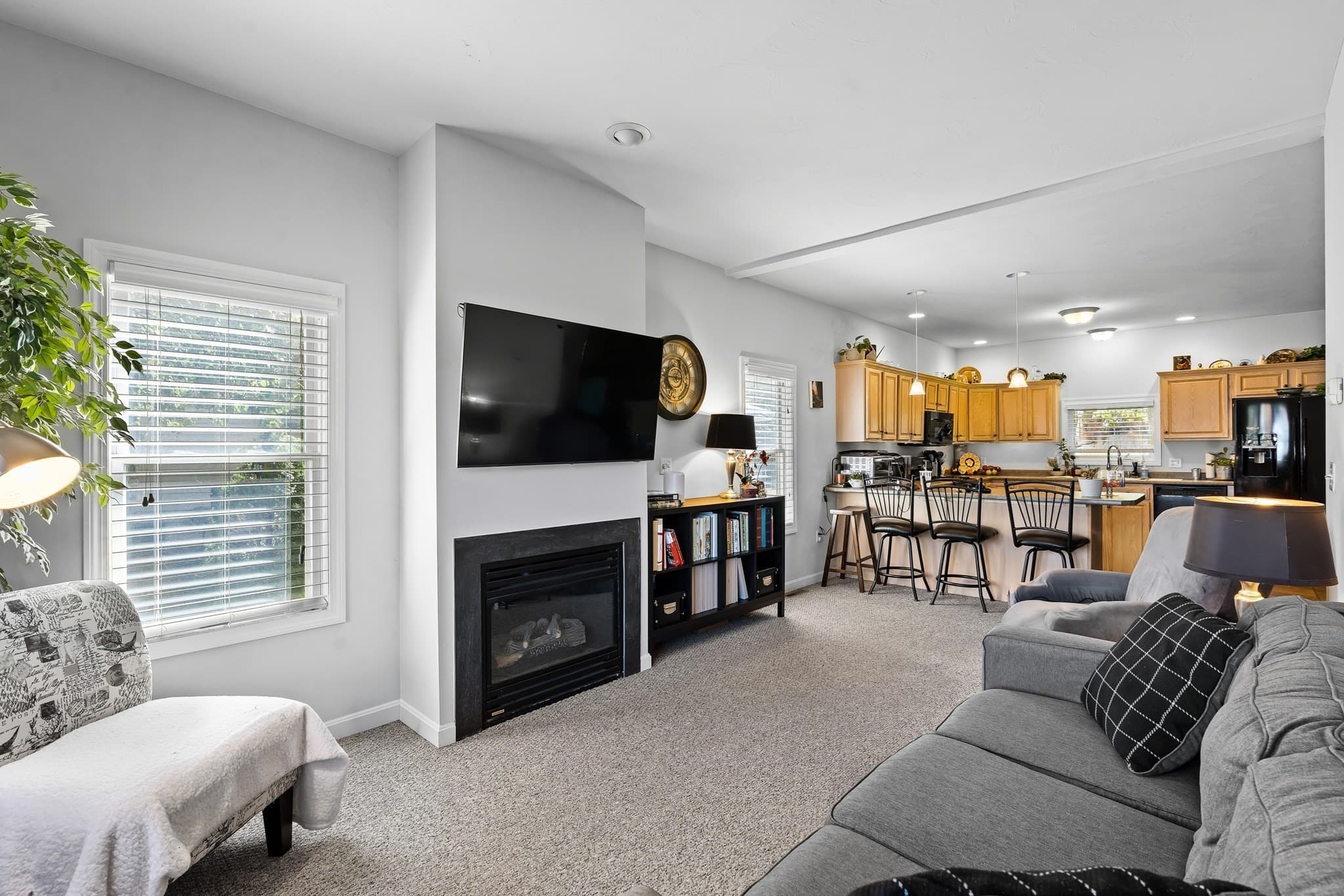 Condominium at 357 Litchfield St # 357, Leominster MA 01453, Leominster, photo 11 of 29