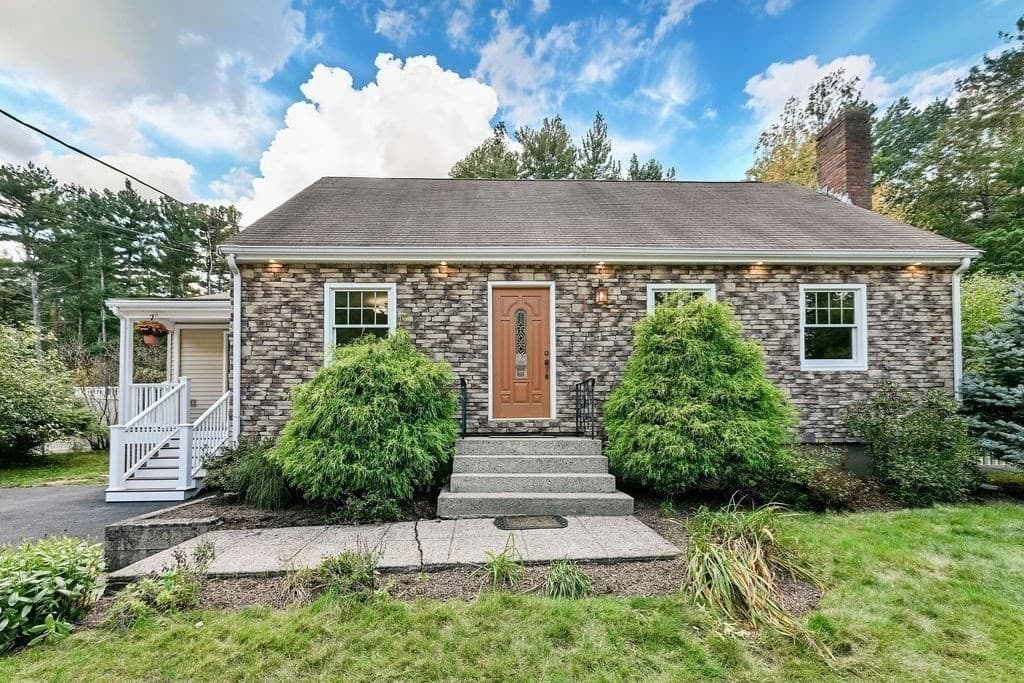 Single Family Residence at 25 Neal St, Walpole MA 02081, Walpole, photo 25 of 40