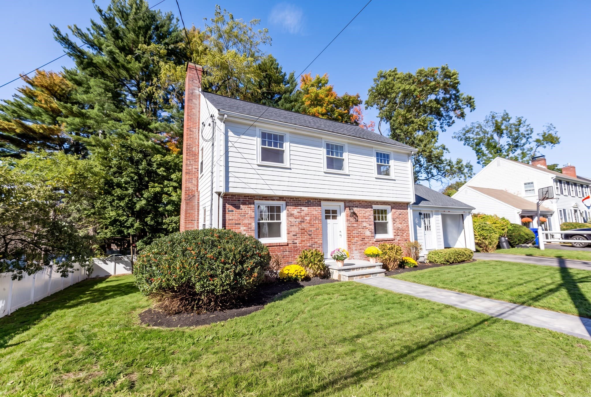 Single Family Residence at 32 Centre St, Milton MA 02186, Milton, photo 2 of 37