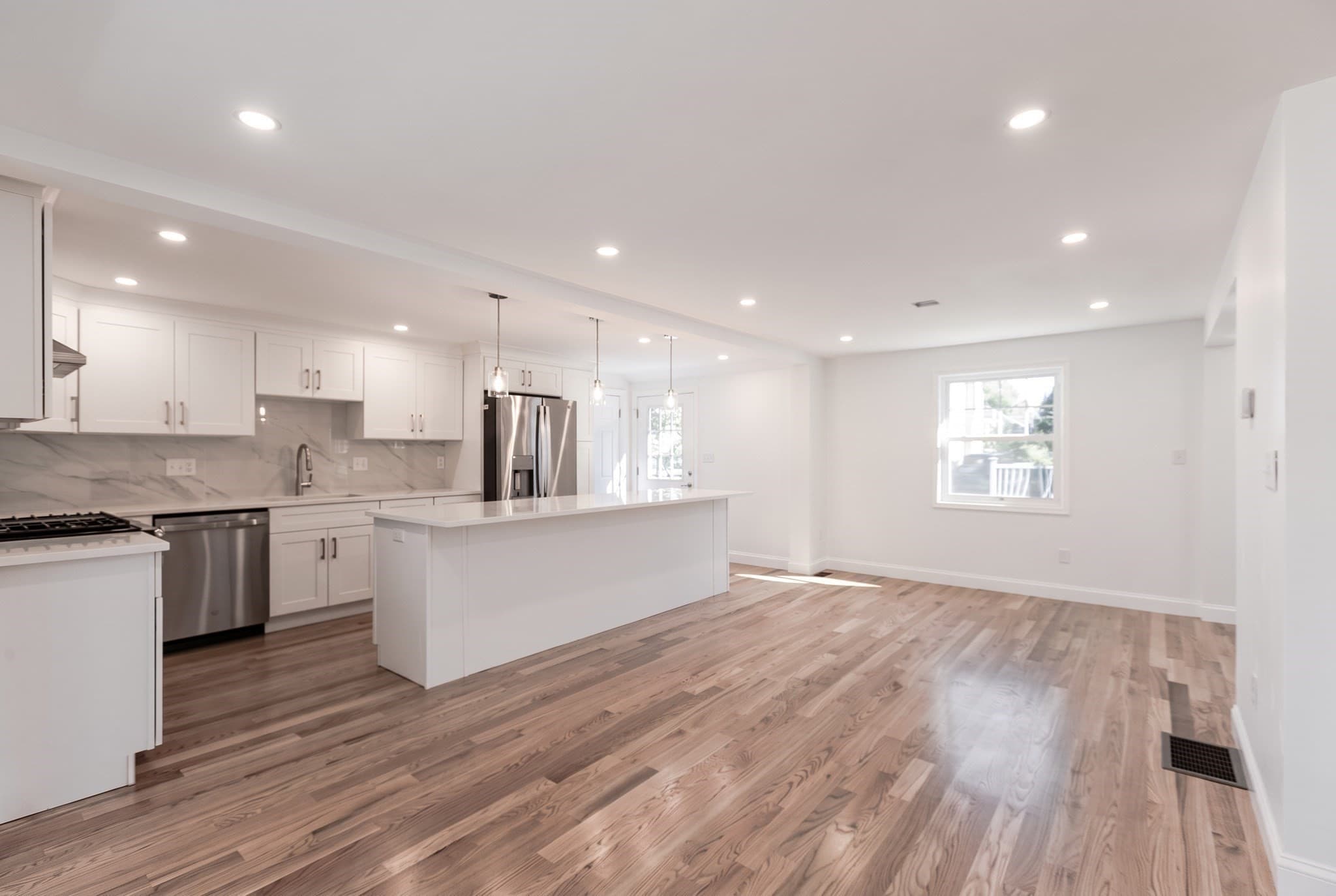 Single Family Residence at 32 Centre St, Milton MA 02186, Milton, photo 7 of 37