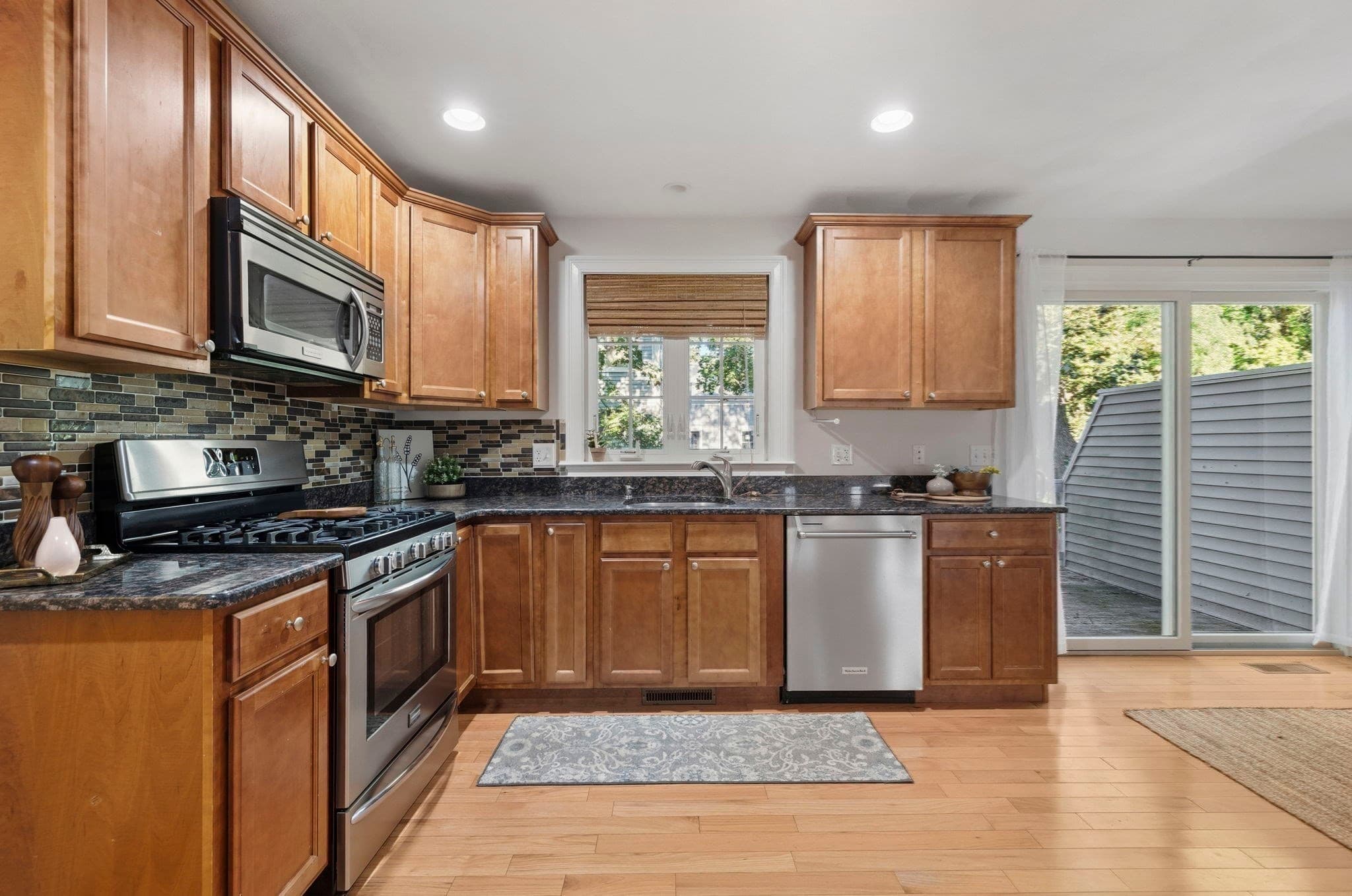 Condominium at 2A Auburn St # 2A, Woburn MA 01801, Woburn, photo 12 of 29