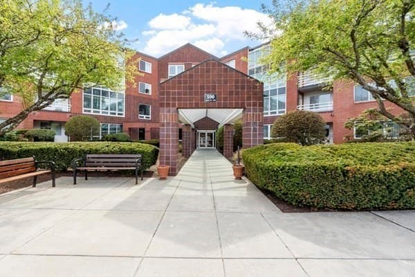 321 Place Ln # 321, Woburn MA 01801