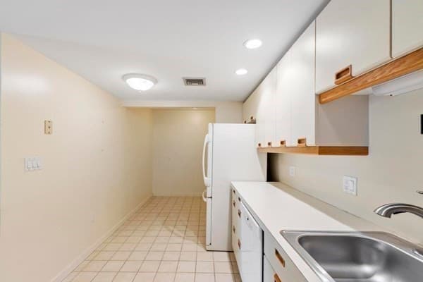 Condominium at 321 Place Ln # 321, Woburn MA 01801, Woburn, photo 14 of 27