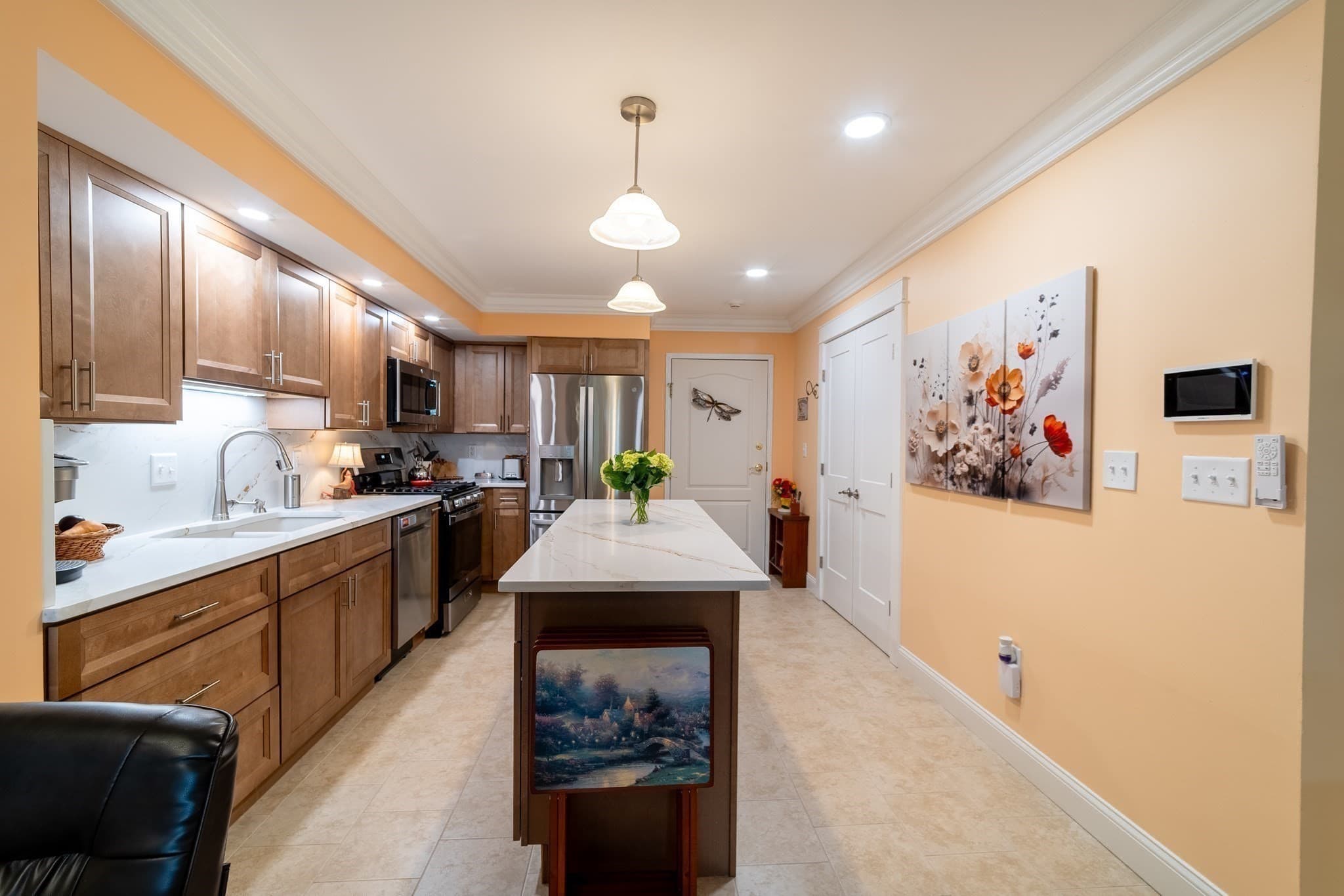 Condominium at 915 Hathaway Rd # 205, New Bedford MA 02740, New Bedford, photo 4 of 24