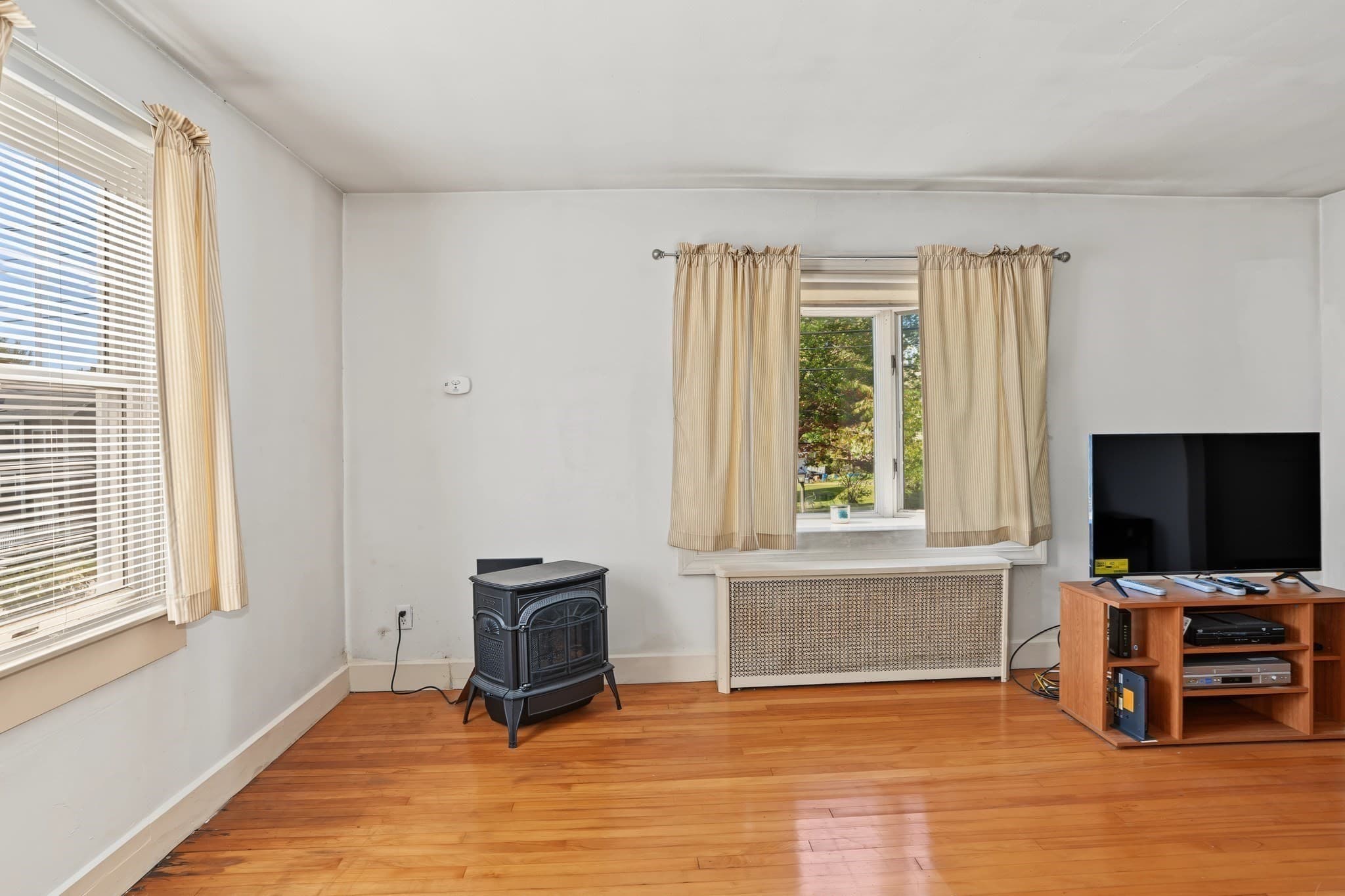 Single Family Residence at 675 Burncoat Street, Worcester MA 01606, Worcester, photo 5 of 22