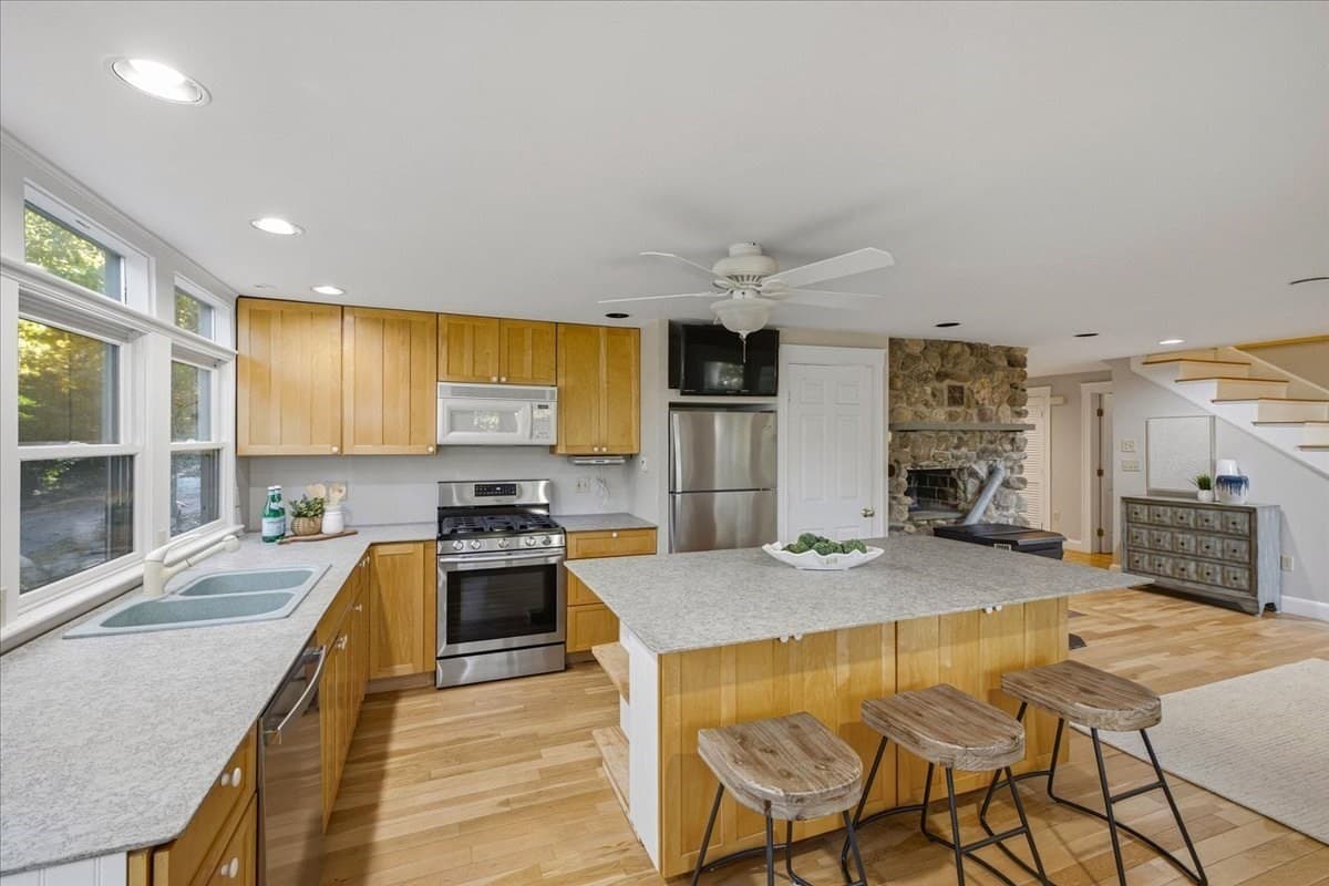 Single Family Residence at 454 Spring St, Marshfield MA 02050, Marshfield, photo 9 of 27