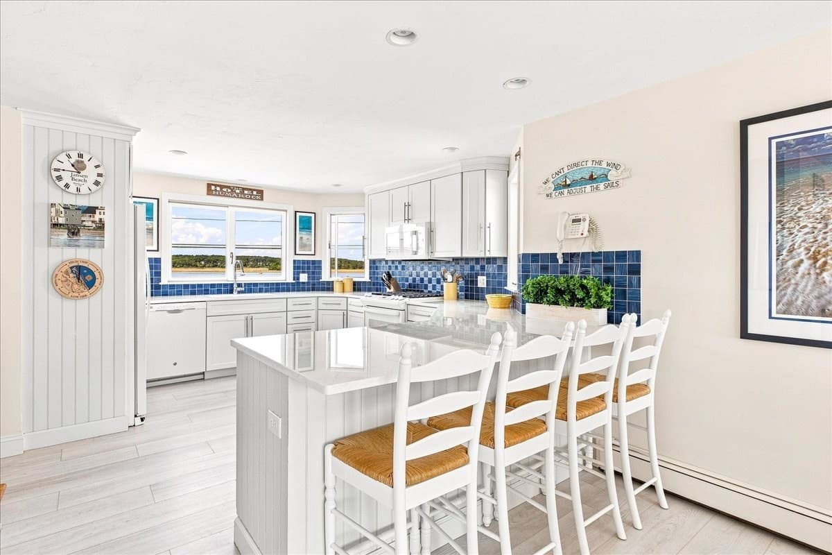Single Family Residence at 148 Central Ave, Scituate MA 02050, Scituate, photo 9 of 42
