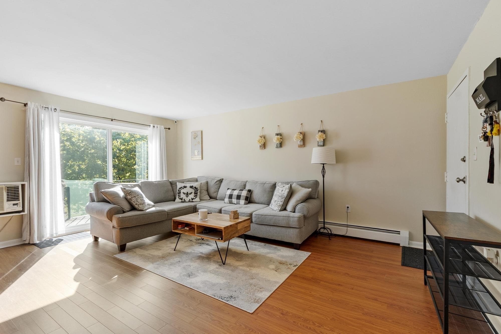 23 Edgelawn Ave # 5, North Andover MA 01845