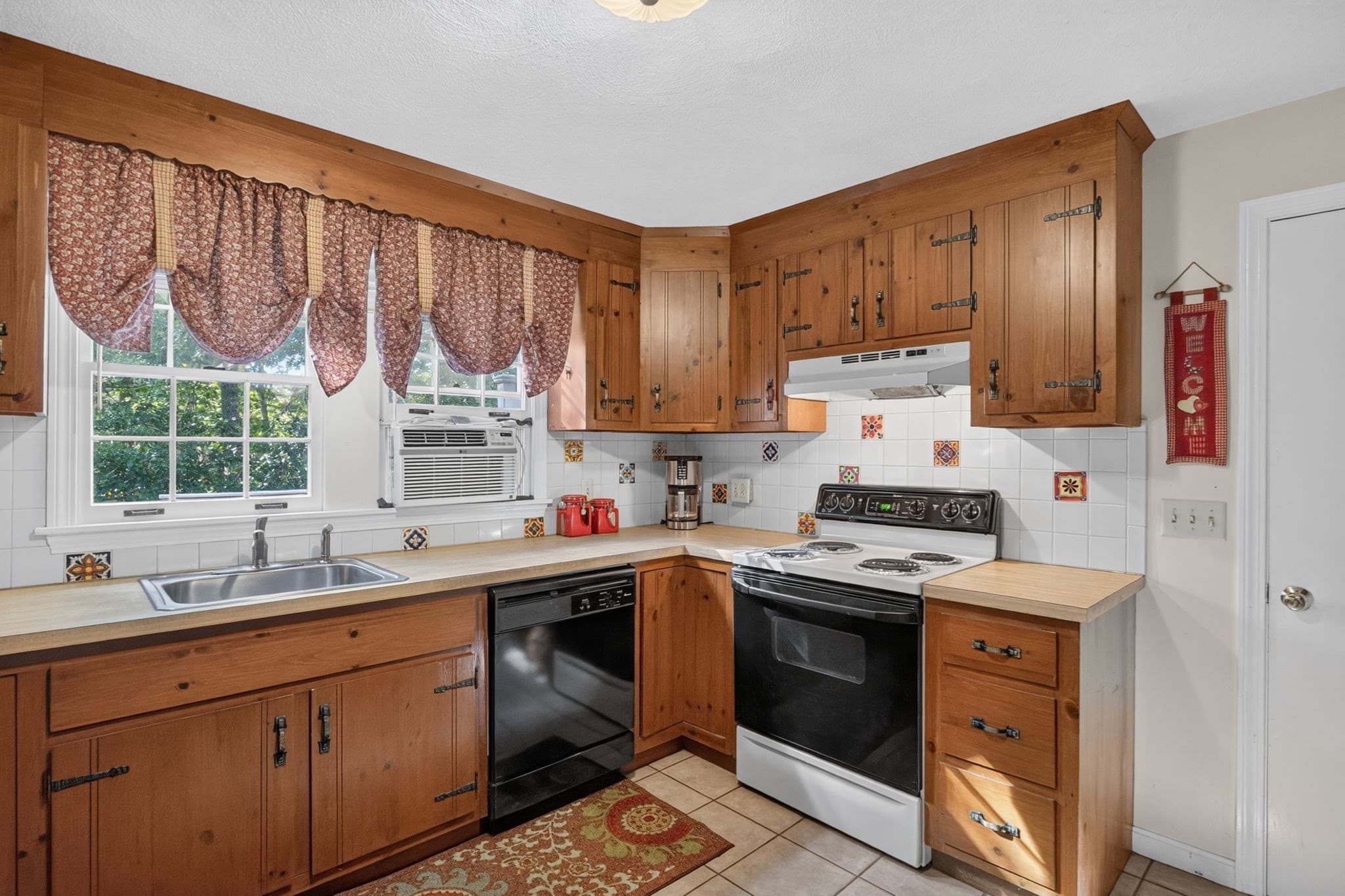 Single Family Residence at 95 Diane Ave, Yarmouth MA 02664, Yarmouth, photo 13 of 39