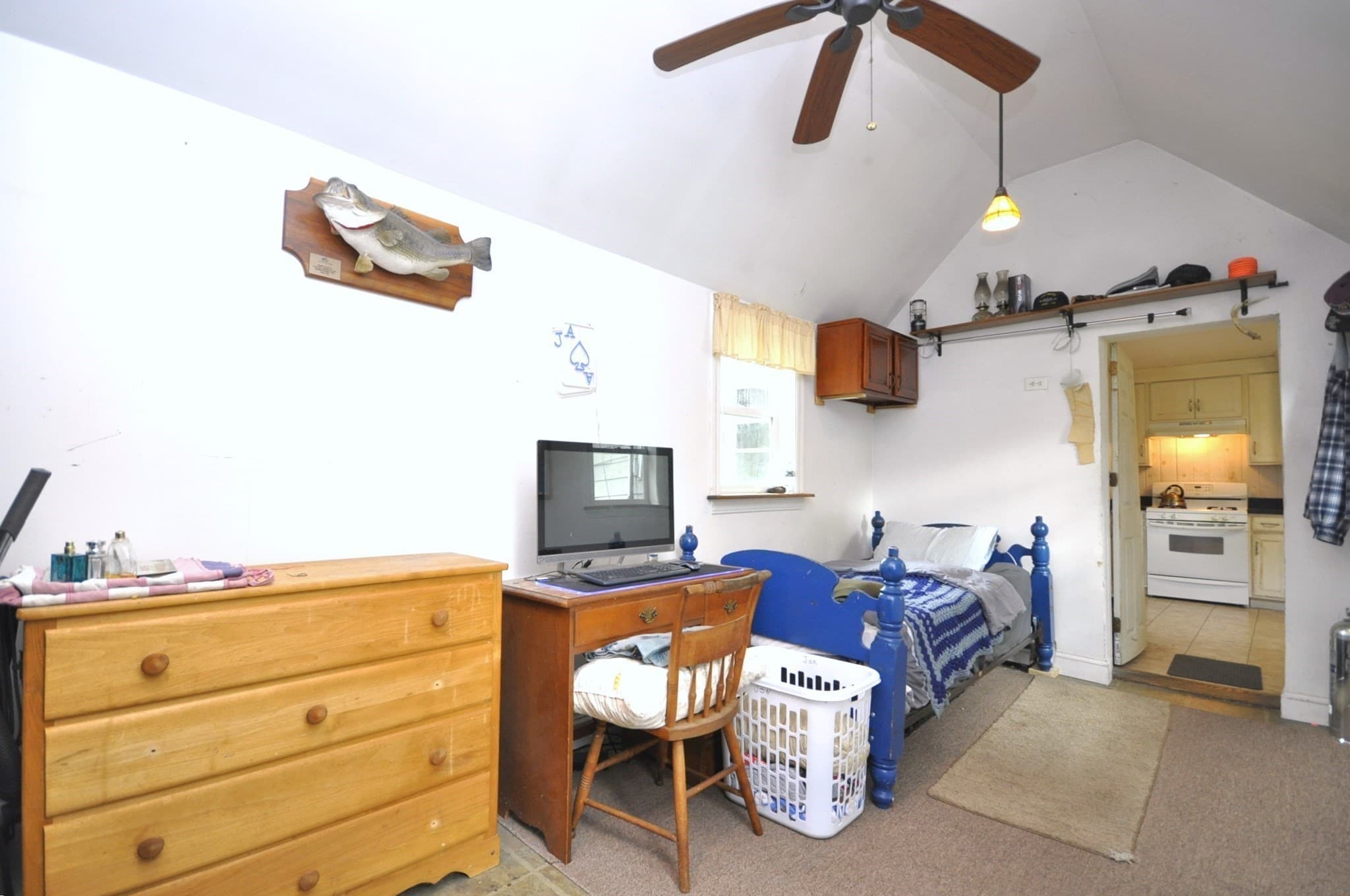 Single Family Residence at 723 Plymouth St, East Bridgewater MA 02333, East Bridgewater, photo 7 of 13