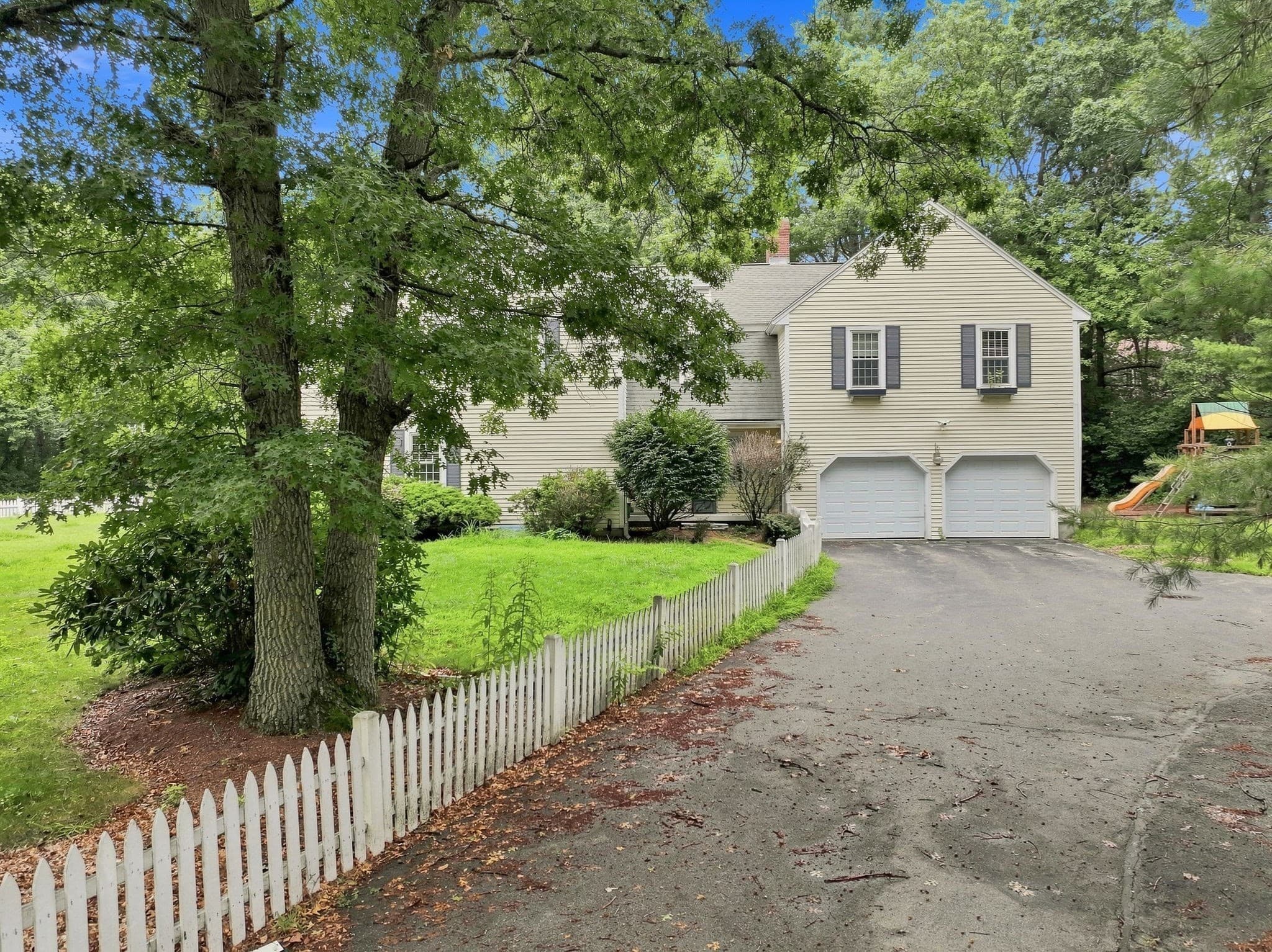 Single Family Residence at 76 Carroll Dr, Foxboro MA 02035, Foxboro, photo 2 of 31