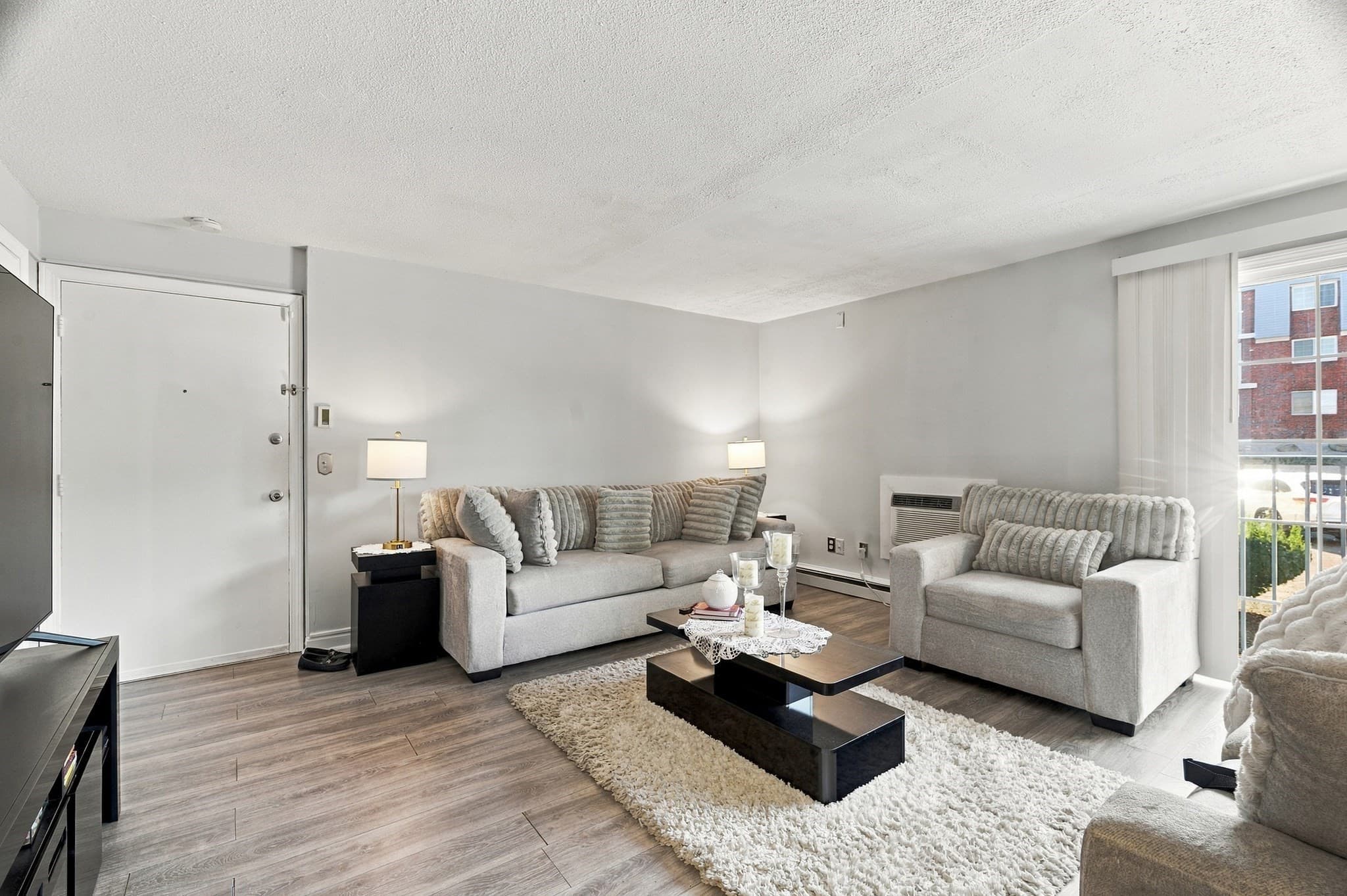 Condominium at 300 Smithfield Rd # 5, North Providence RI 02904, North Providence, photo 2 of 20