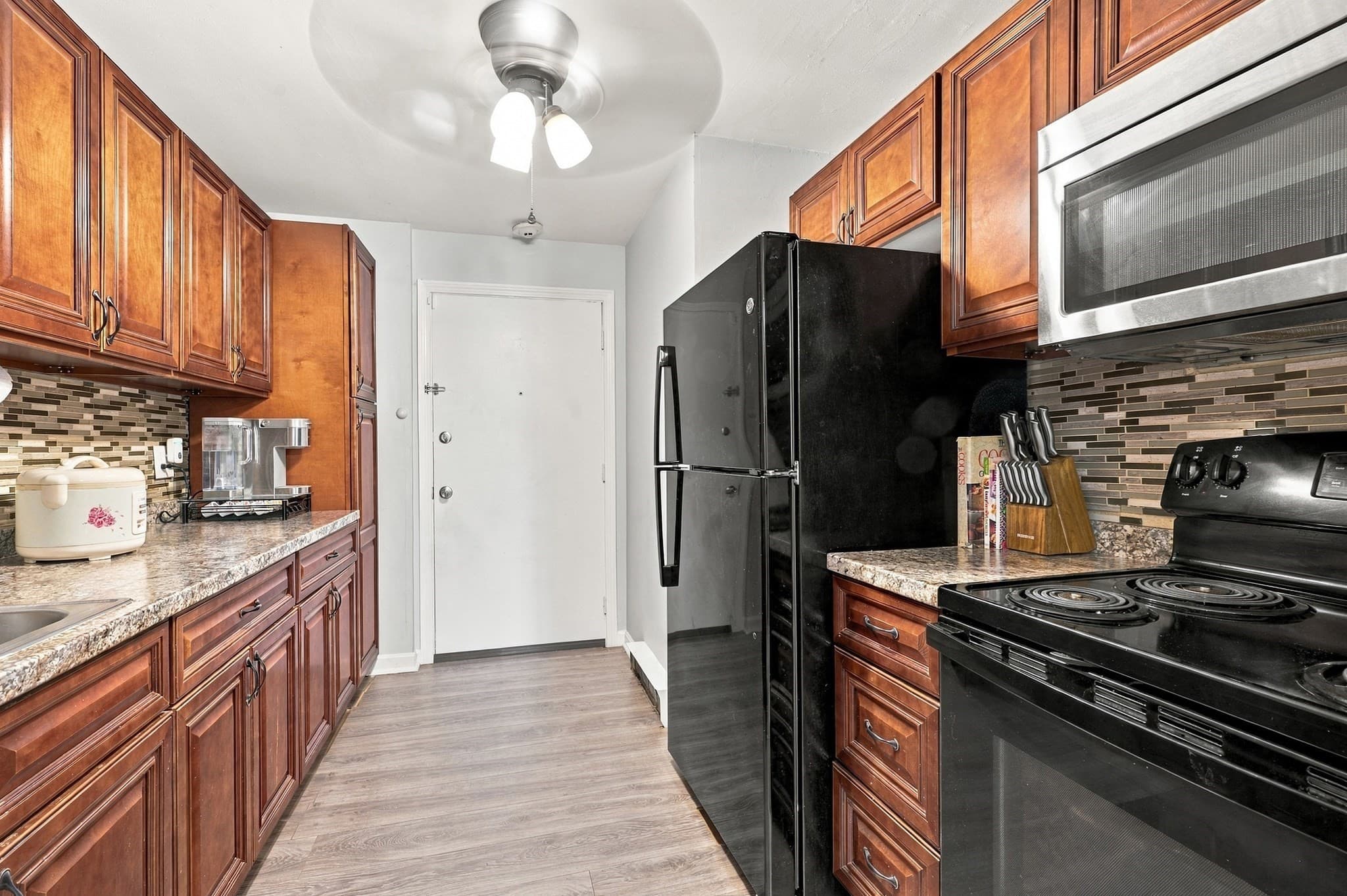 Condominium at 300 Smithfield Rd # 5, North Providence RI 02904, North Providence, photo 7 of 20