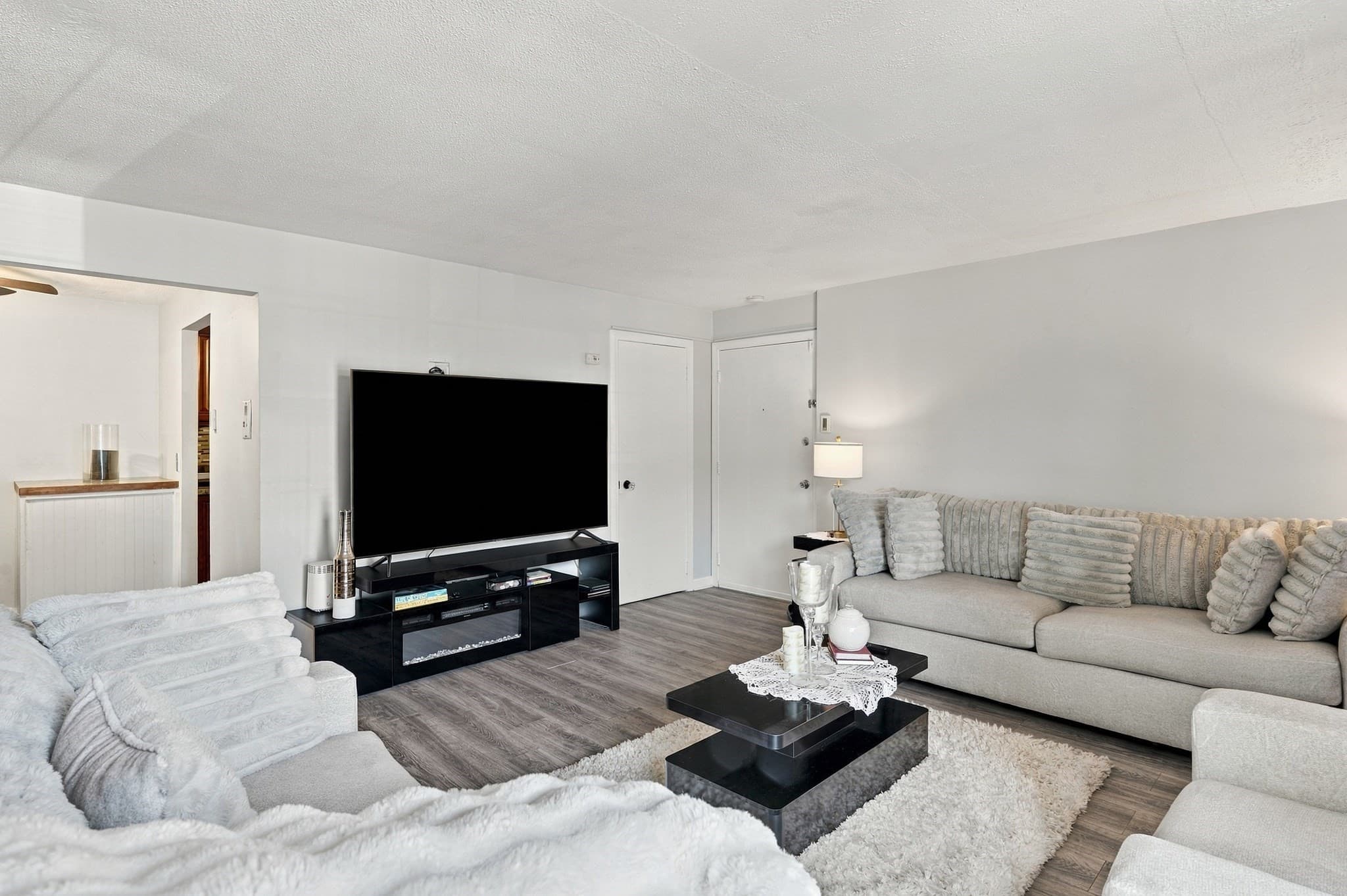 Condominium at 300 Smithfield Rd # 5, North Providence RI 02904, North Providence, photo 3 of 20