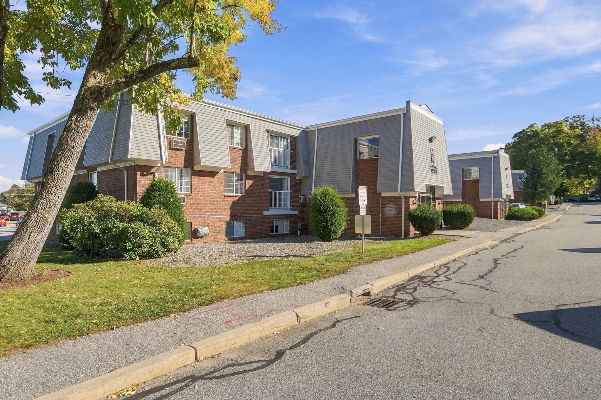 Condominium at 300 Smithfield Rd # 5, North Providence RI 02904, North Providence, photo 18 of 20