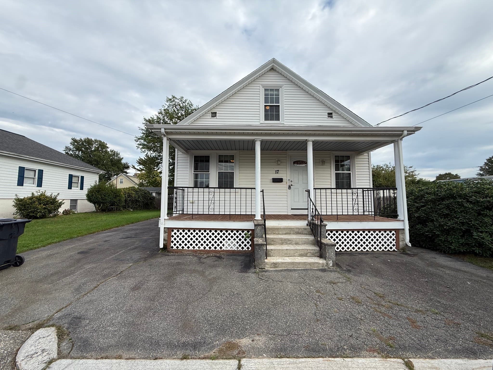17 Raymond St, East Providence RI 02914