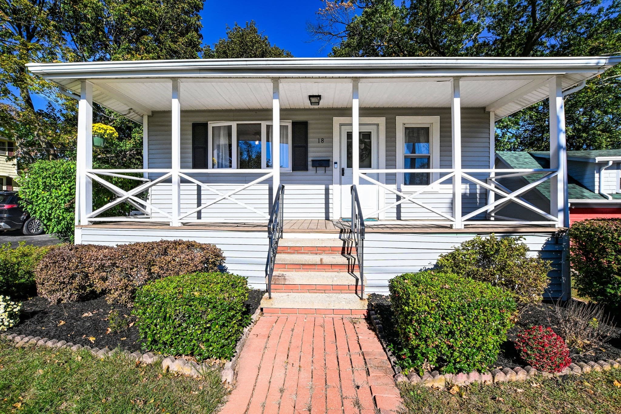 Single Family Residence at 18 Lakeside Ave, Weymouth MA 02189, Weymouth, photo 2 of 19